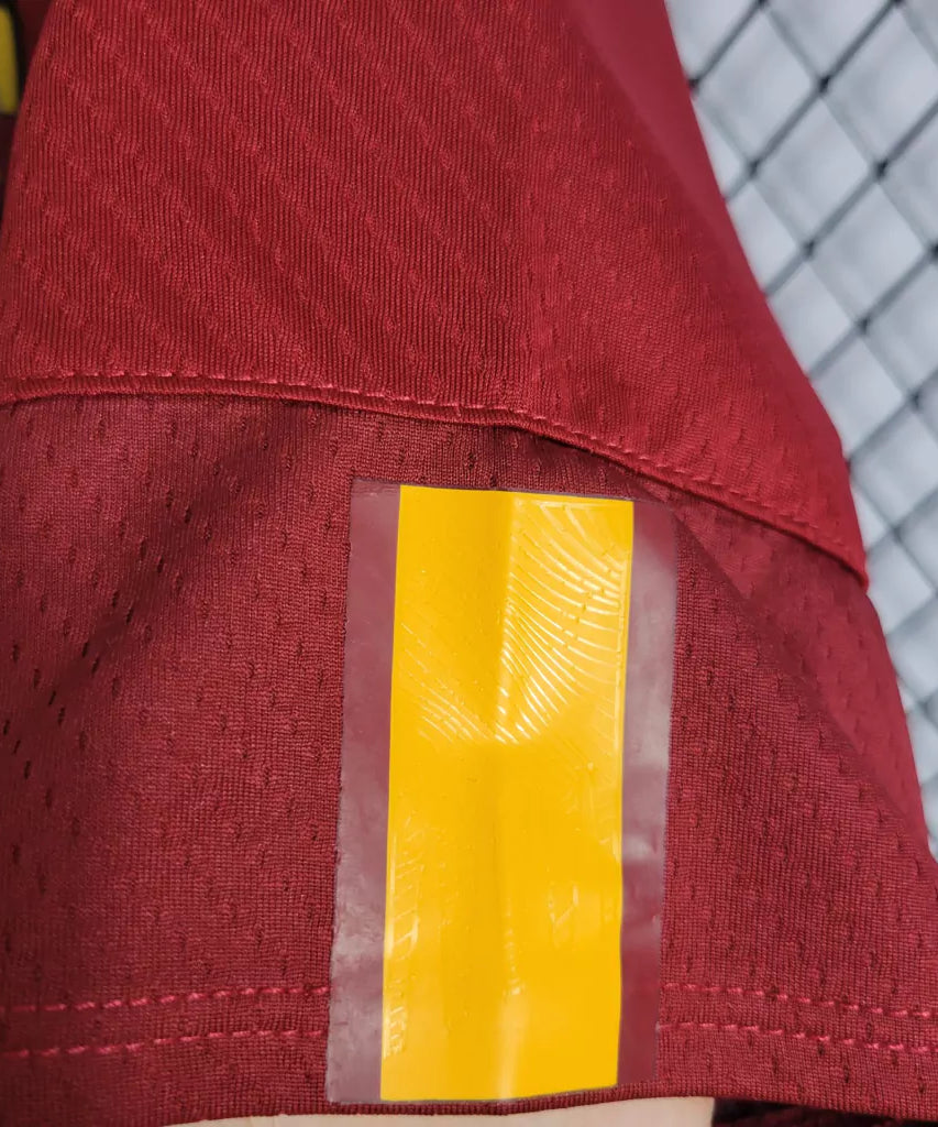 طقم نادي روما الأساسي لموسم 2022-2023