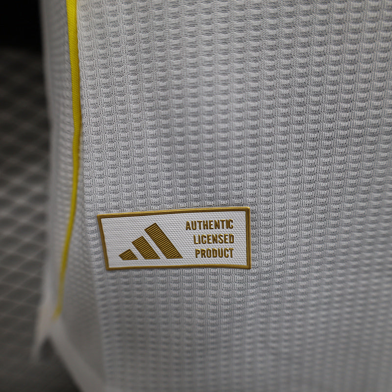 طقم ريال مدريد الأساسي لموسم 25-26