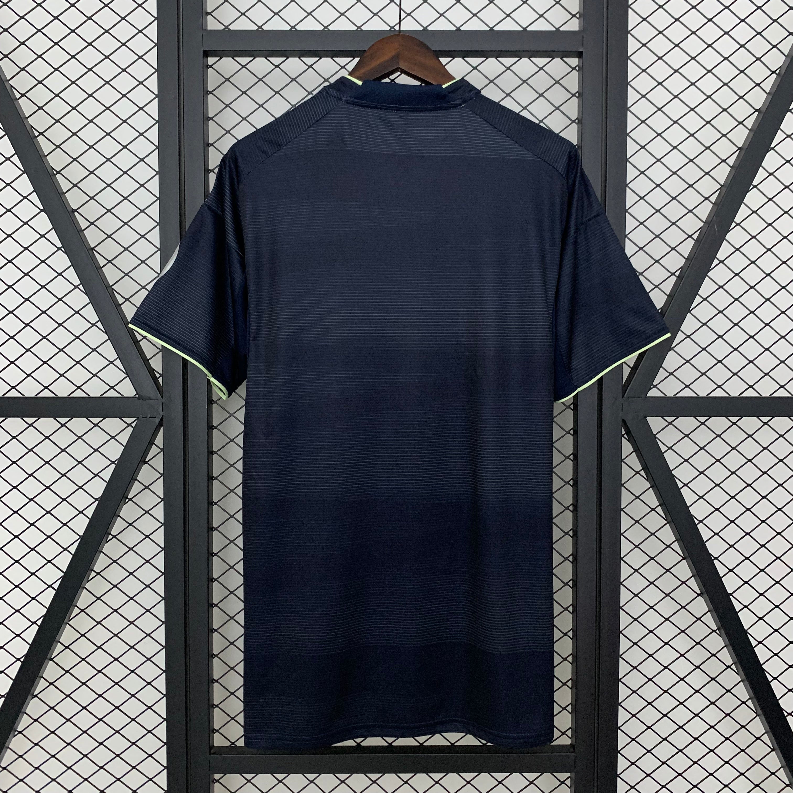 قميص ريال مدريد الاحتياطي لموسم 25-26