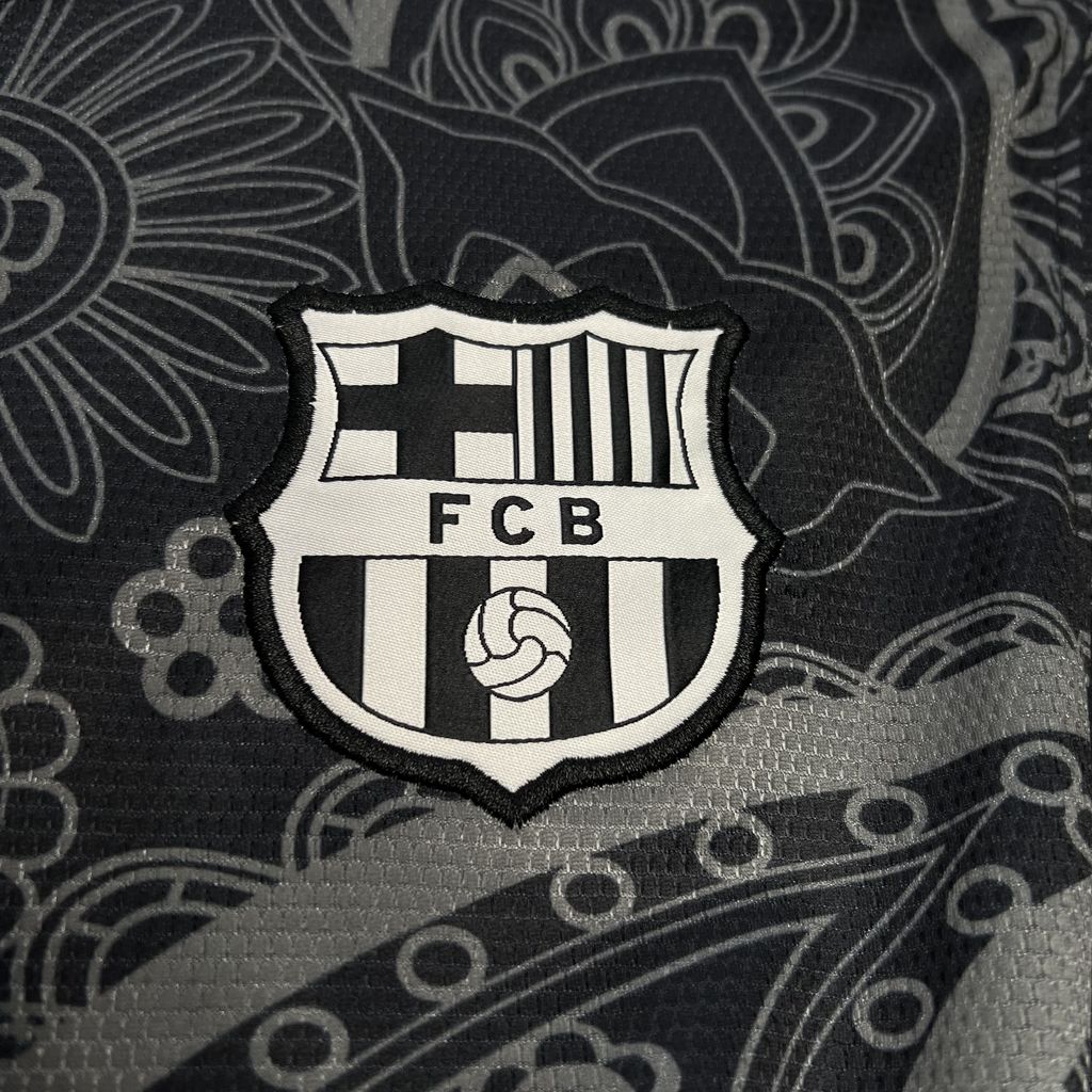 Barcelona "Black raw" Special Edition