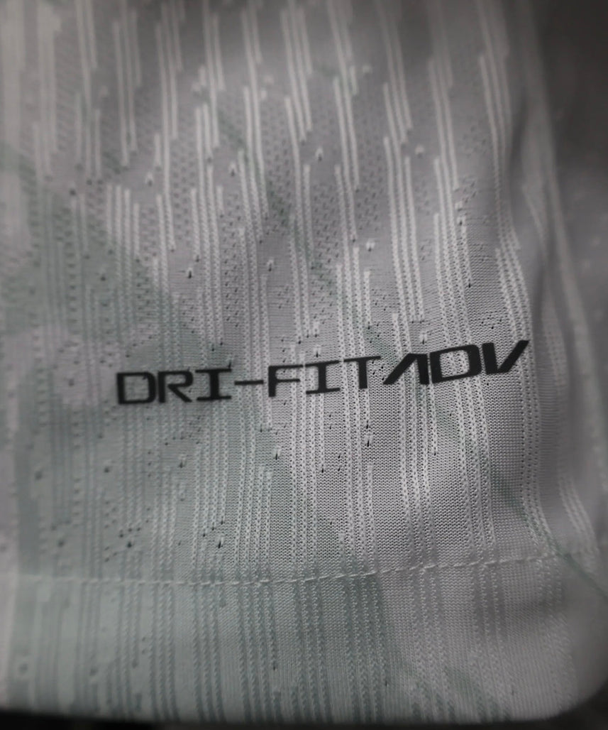 طقم ليفربول الثالث لموسم 2024-2025