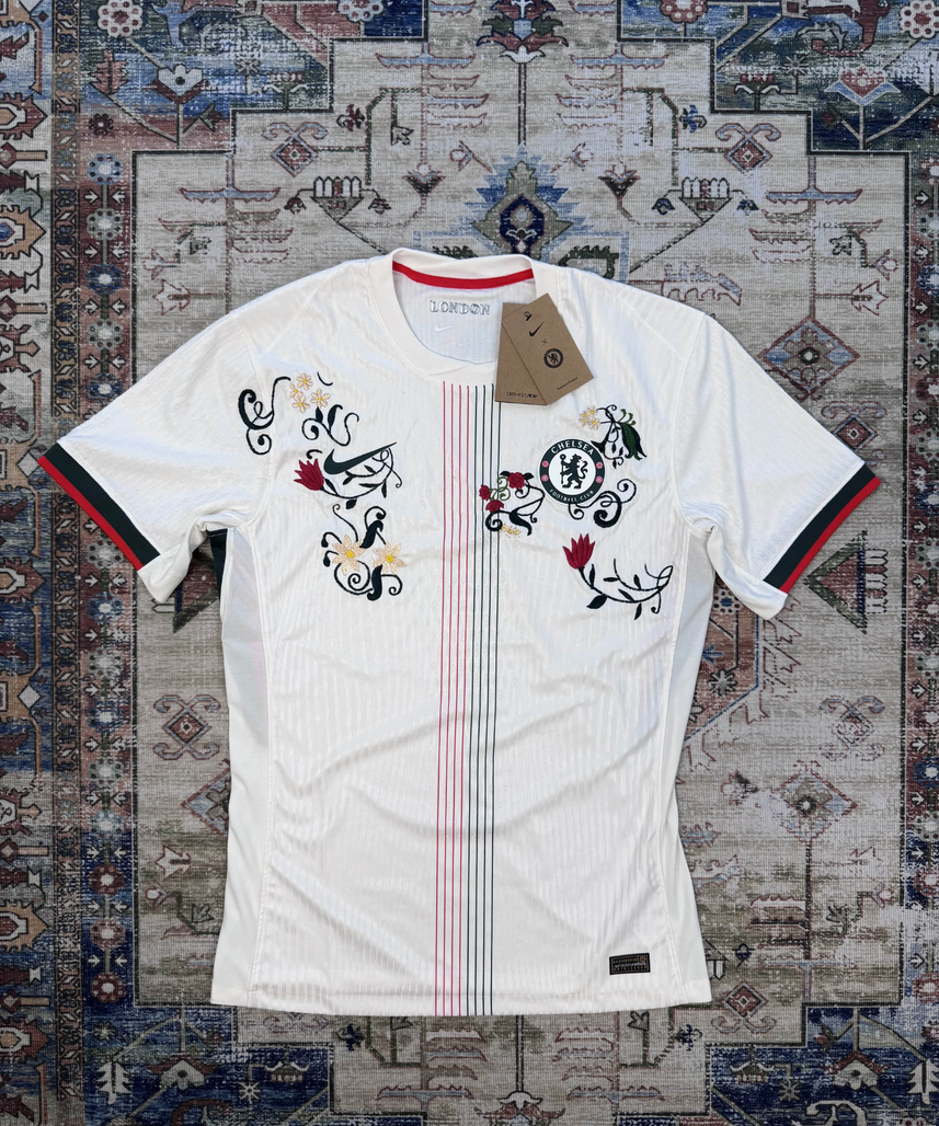 قميص تشيلسي المطرز لموسم 2023/2024