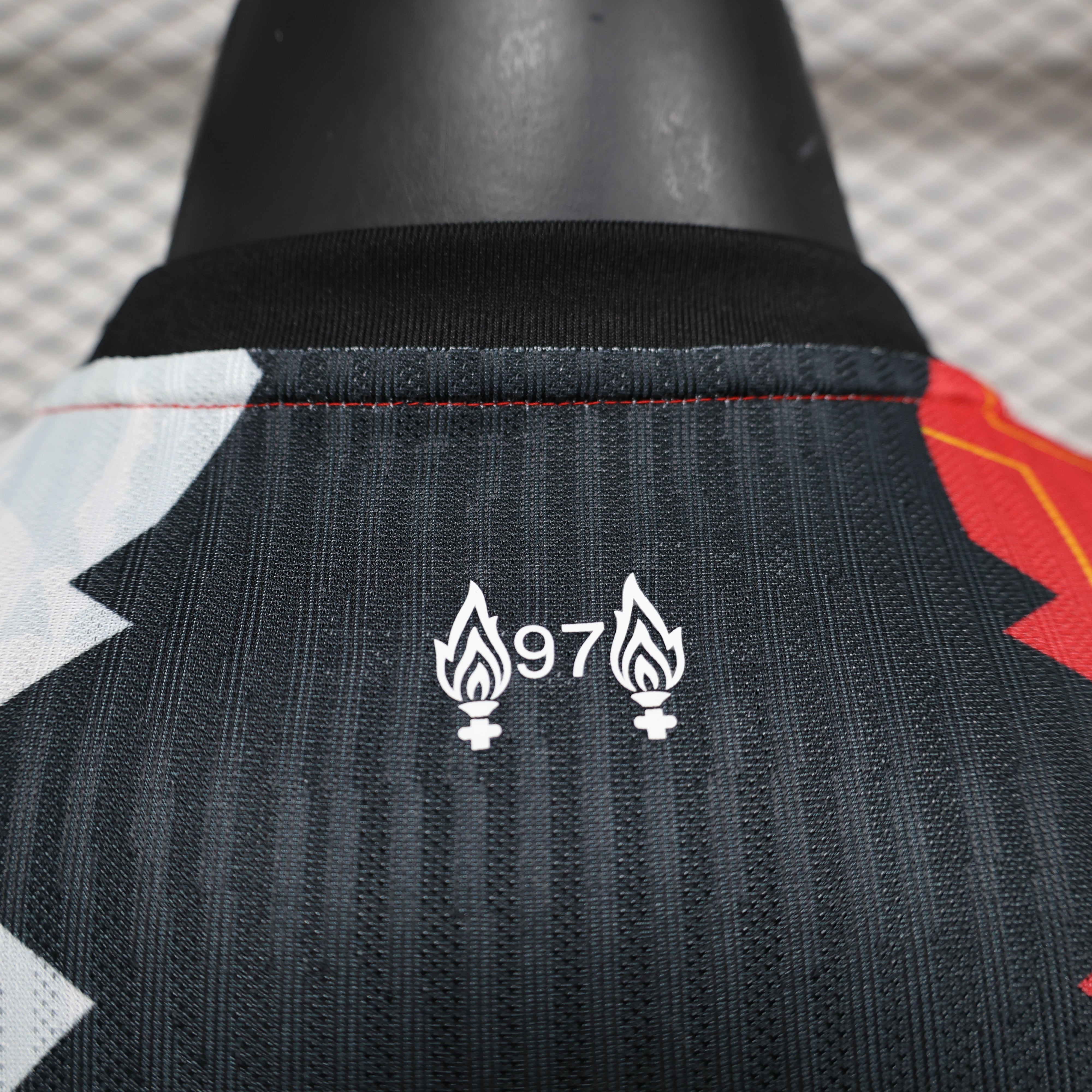 Liverpool "Dreifarbiger Blitz" Spezial-Kit