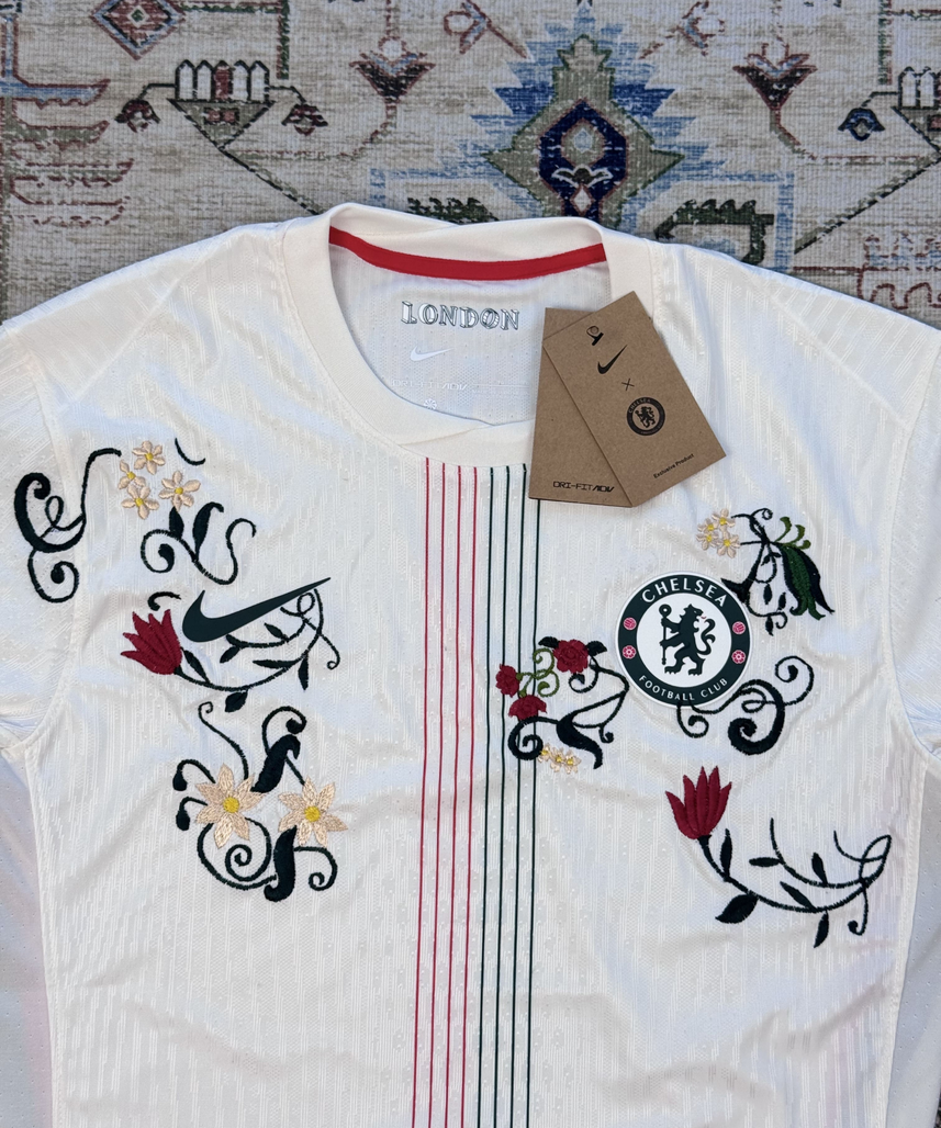 قميص تشيلسي المطرز لموسم 2023/2024