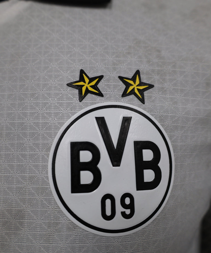 الطقم الثالث لنادي بوروسيا دورتموند لموسم 2024-2025