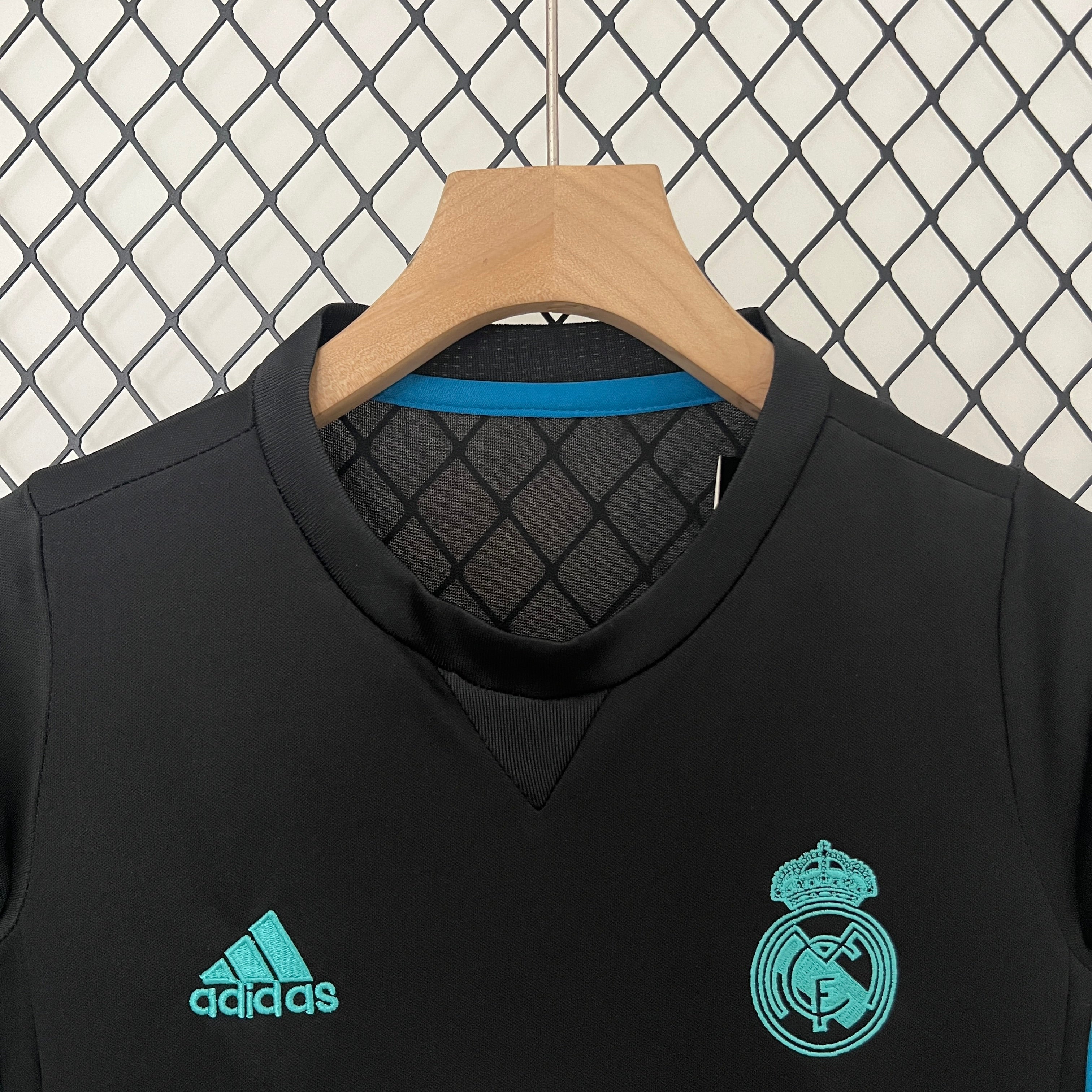 Real Madrid Retro 17/18 Auswärtstrikot Kinder