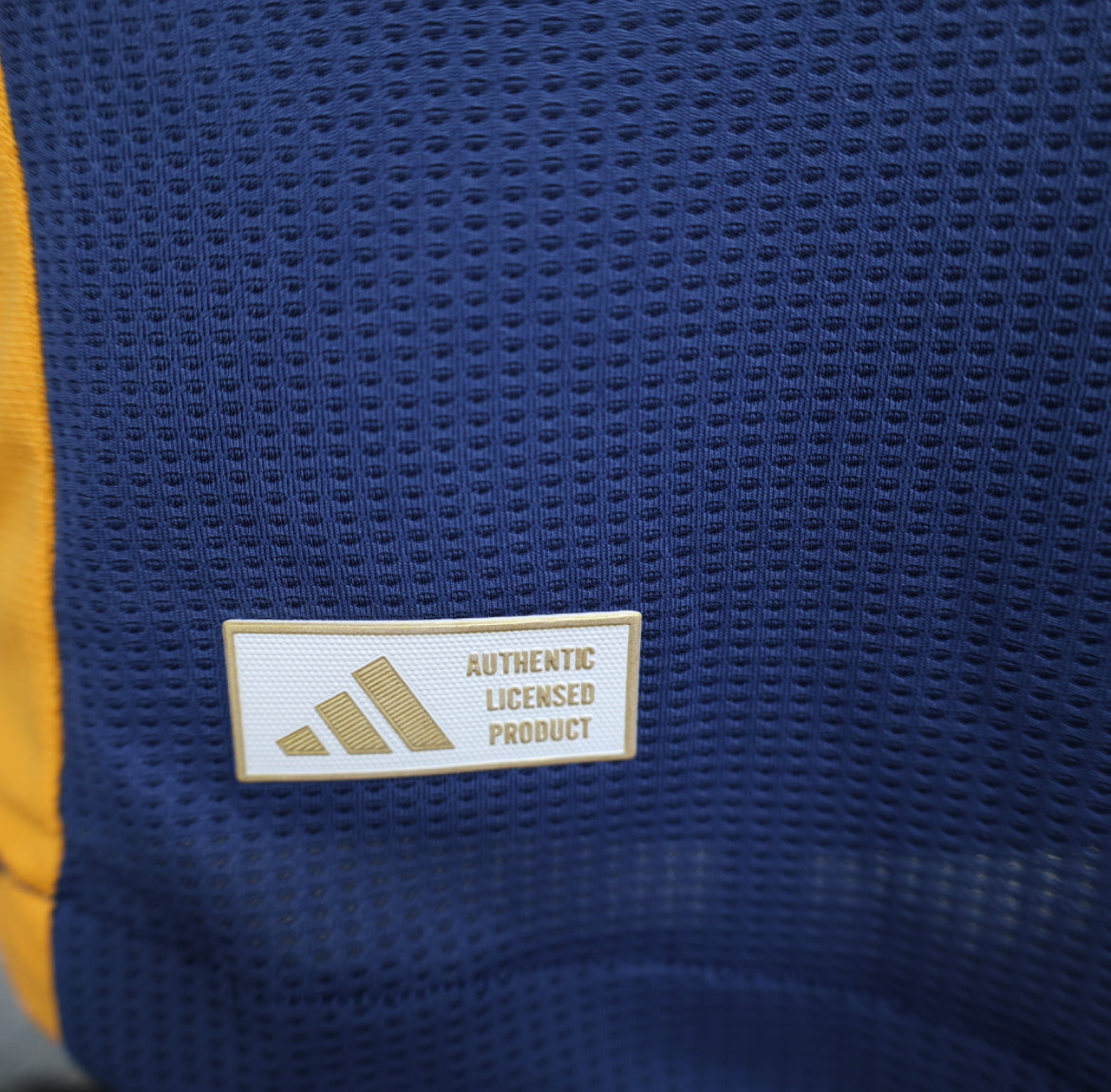 الطقم الثالث لنادي روما لموسم 2024-2025