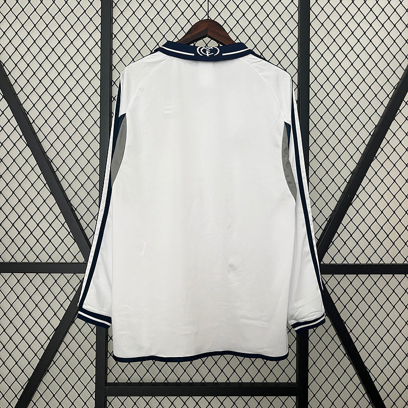 قميص ريال مدريد الأساسي ذو الأكمام الطويلة بتصميم كلاسيكي لموسم 2000-2001