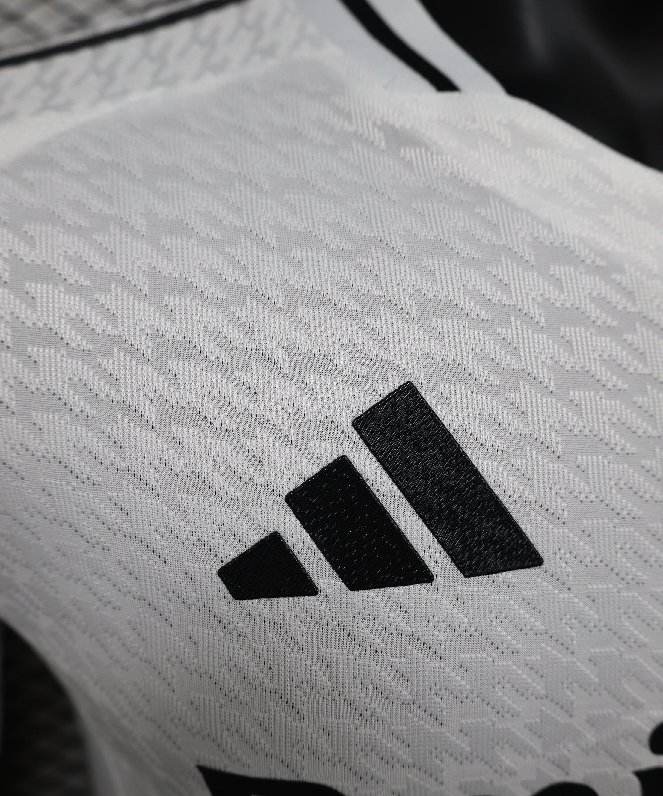 طقم ريال مدريد الأساسي لموسم 24-25