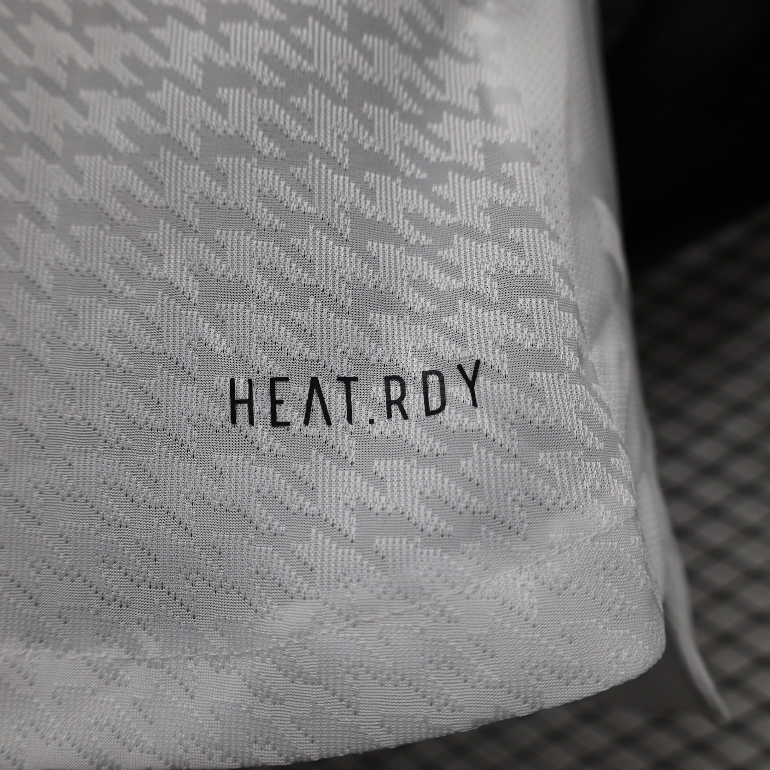 طقم ريال مدريد الأساسي لموسم 24-25