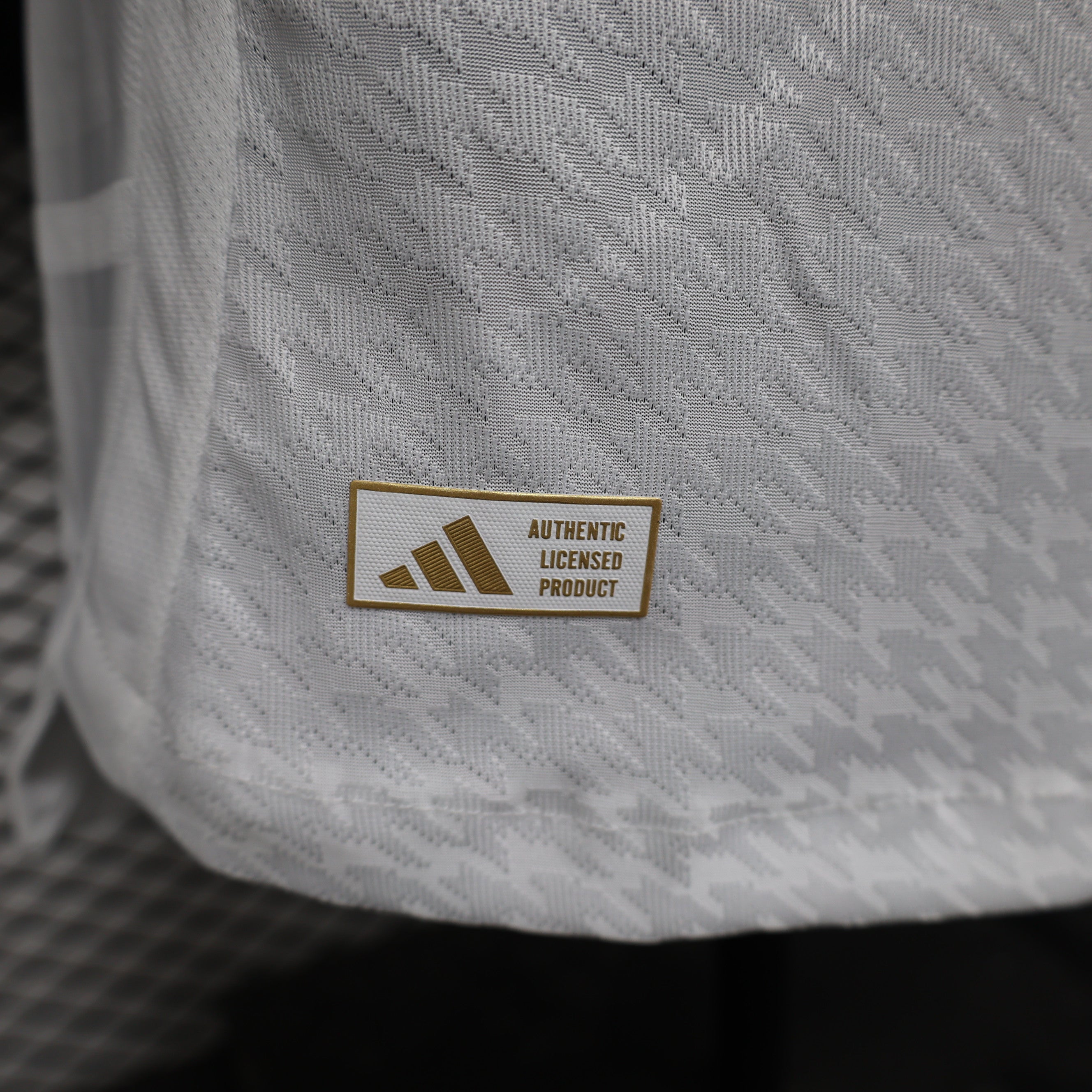 طقم ريال مدريد الأساسي لموسم 24-25