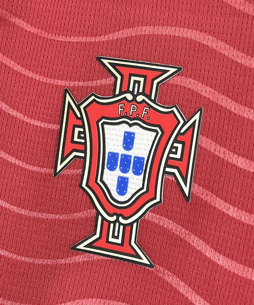 قميص منتخب البرتغال الأساسي لكأس العالم 2026