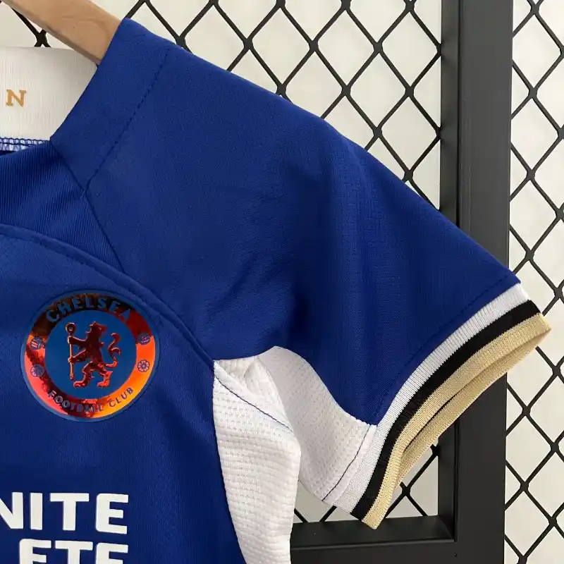 قميص تشيلسي الأساسي للأطفال لموسم 23/24