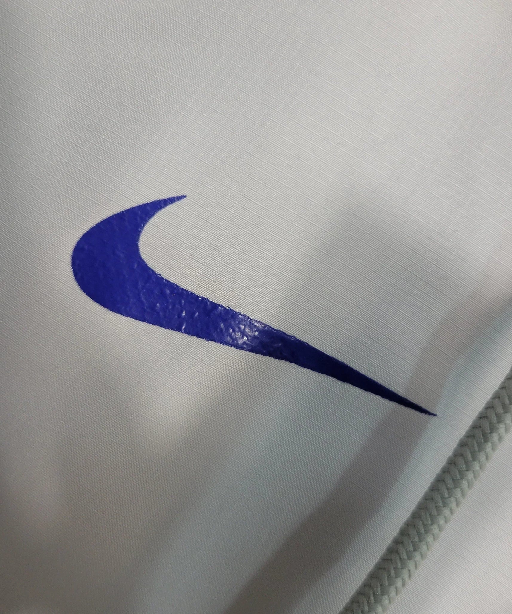 جاكيت تشيلسي الواقي من الرياح 23/24 - أبيض