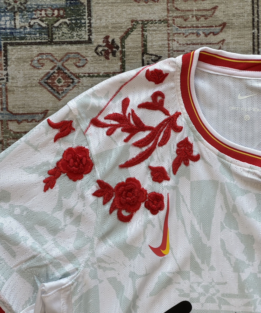 قميص ليفربول المطرز لموسم 2023/2024