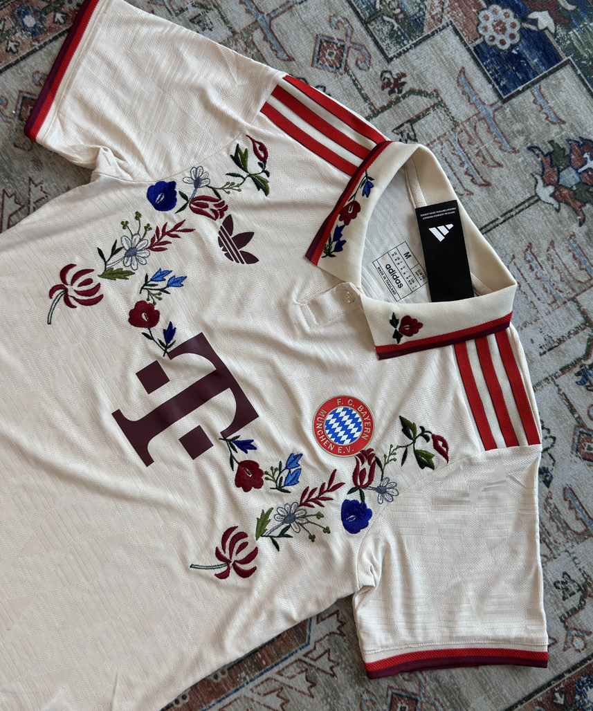 قميص بايرن ميونخ المطرز لموسم 2023/2024