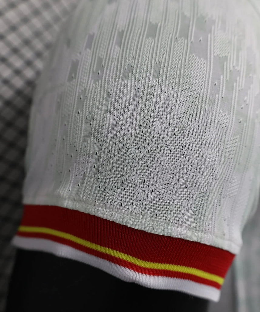 طقم ليفربول الثالث لموسم 2024-2025