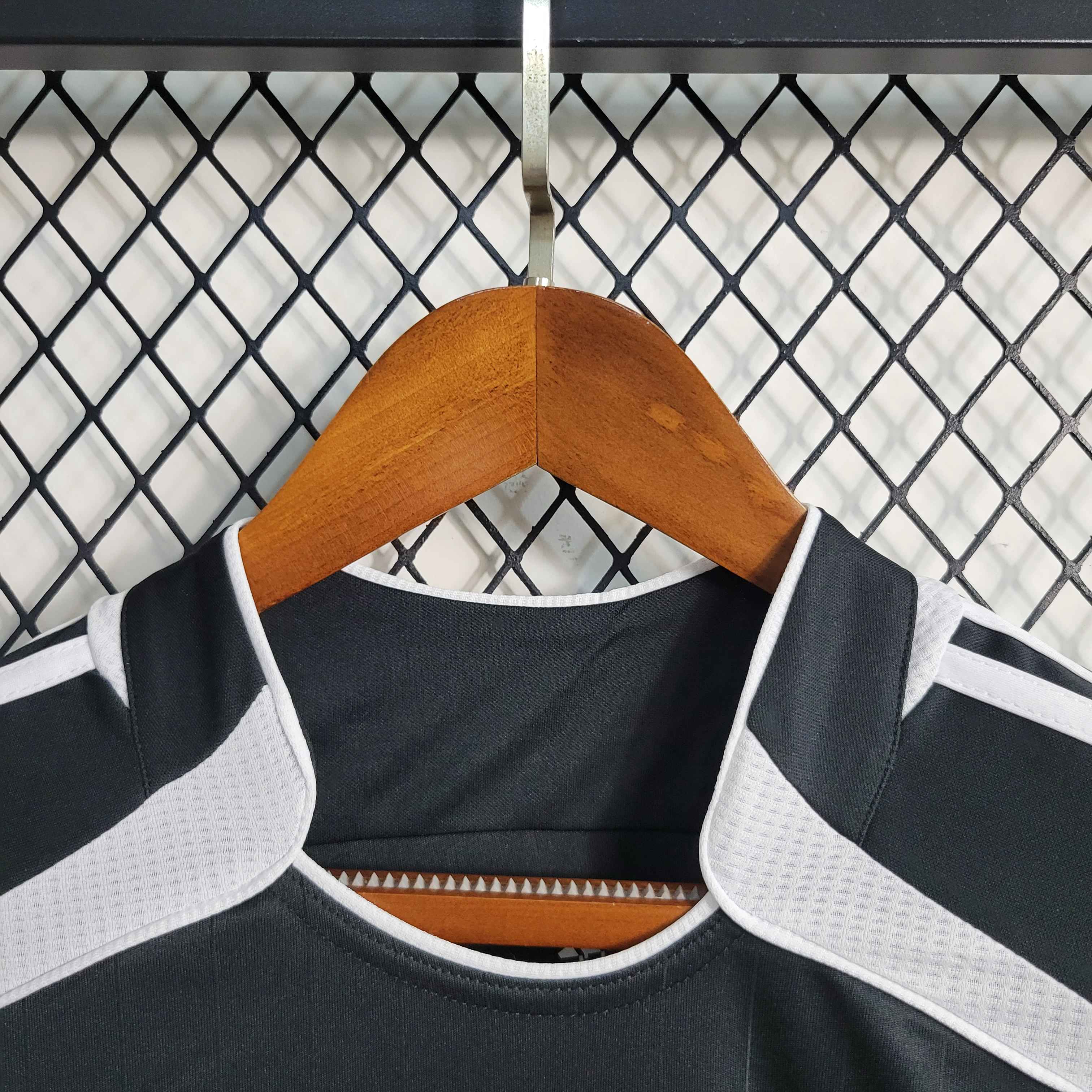 Real Madrid 06-07  Black Retro