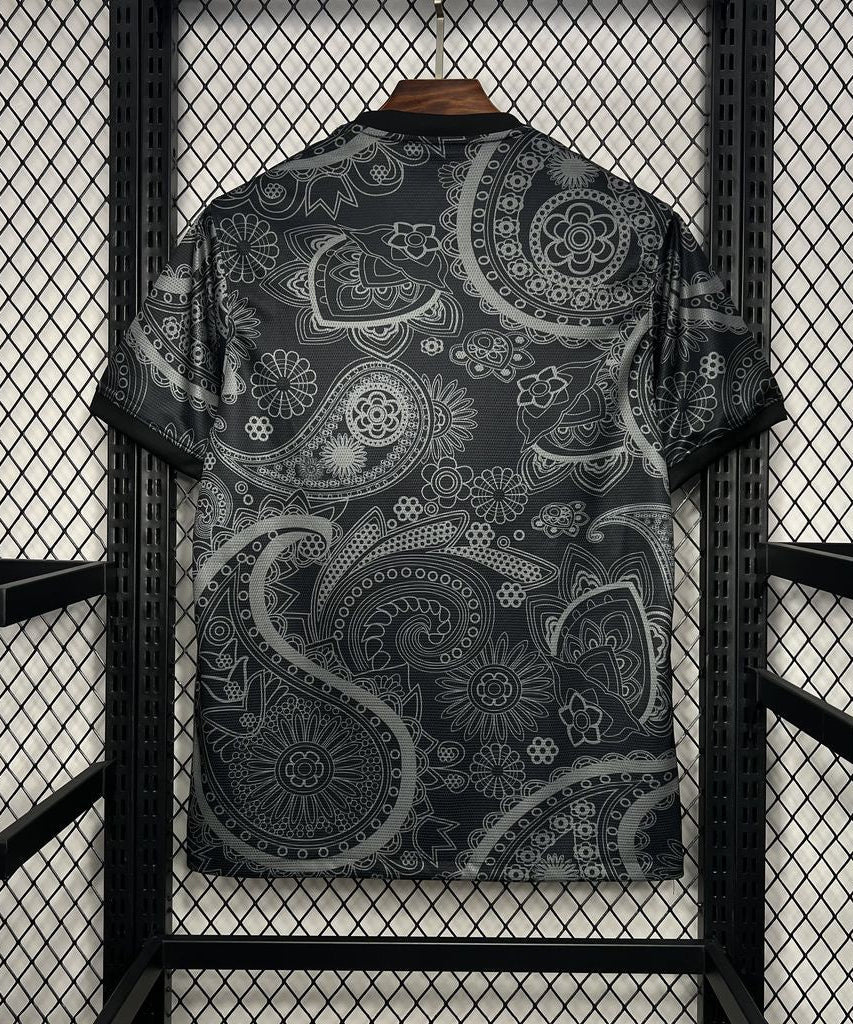 Barcelona "Black raw" Special Edition