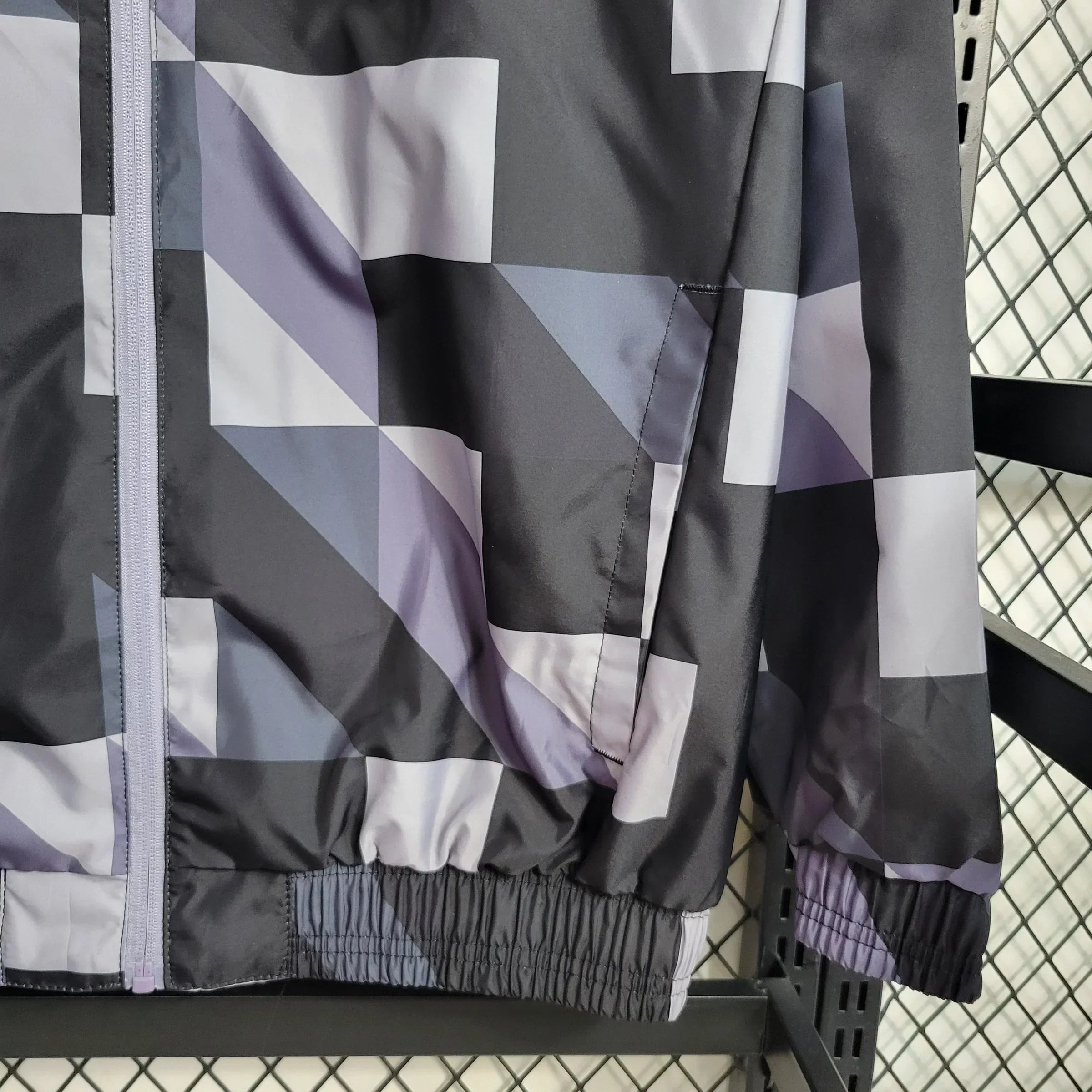 جاكيت مانشستر سيتي الواقي من الرياح 23/24