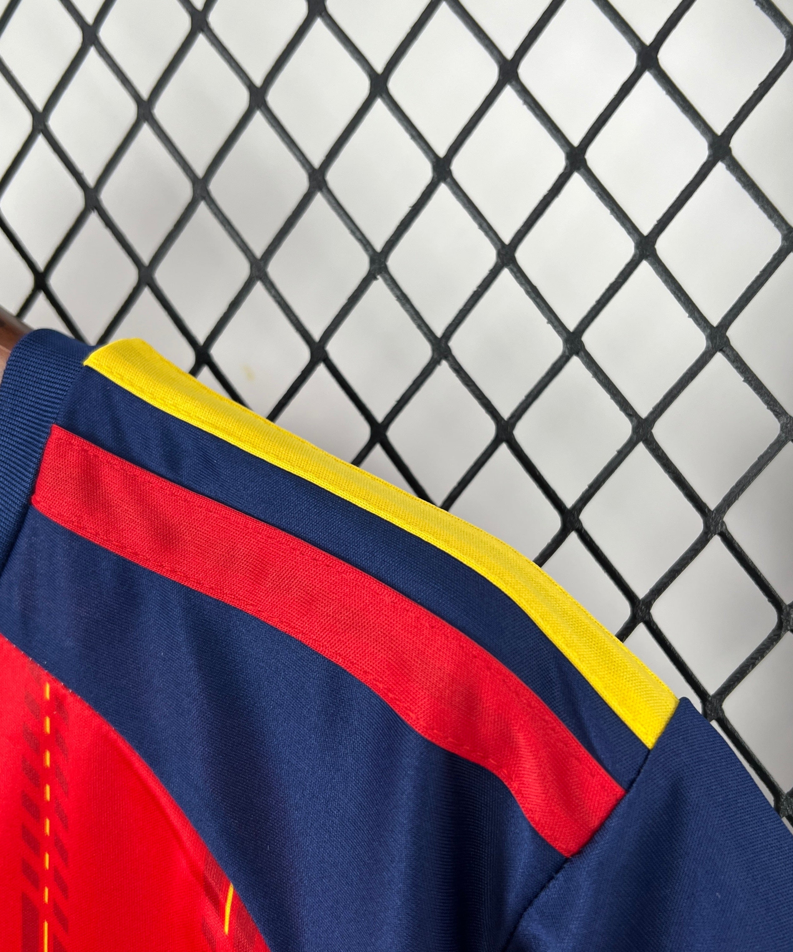 Kinder Spanien 2026 WM Heimtrikot
