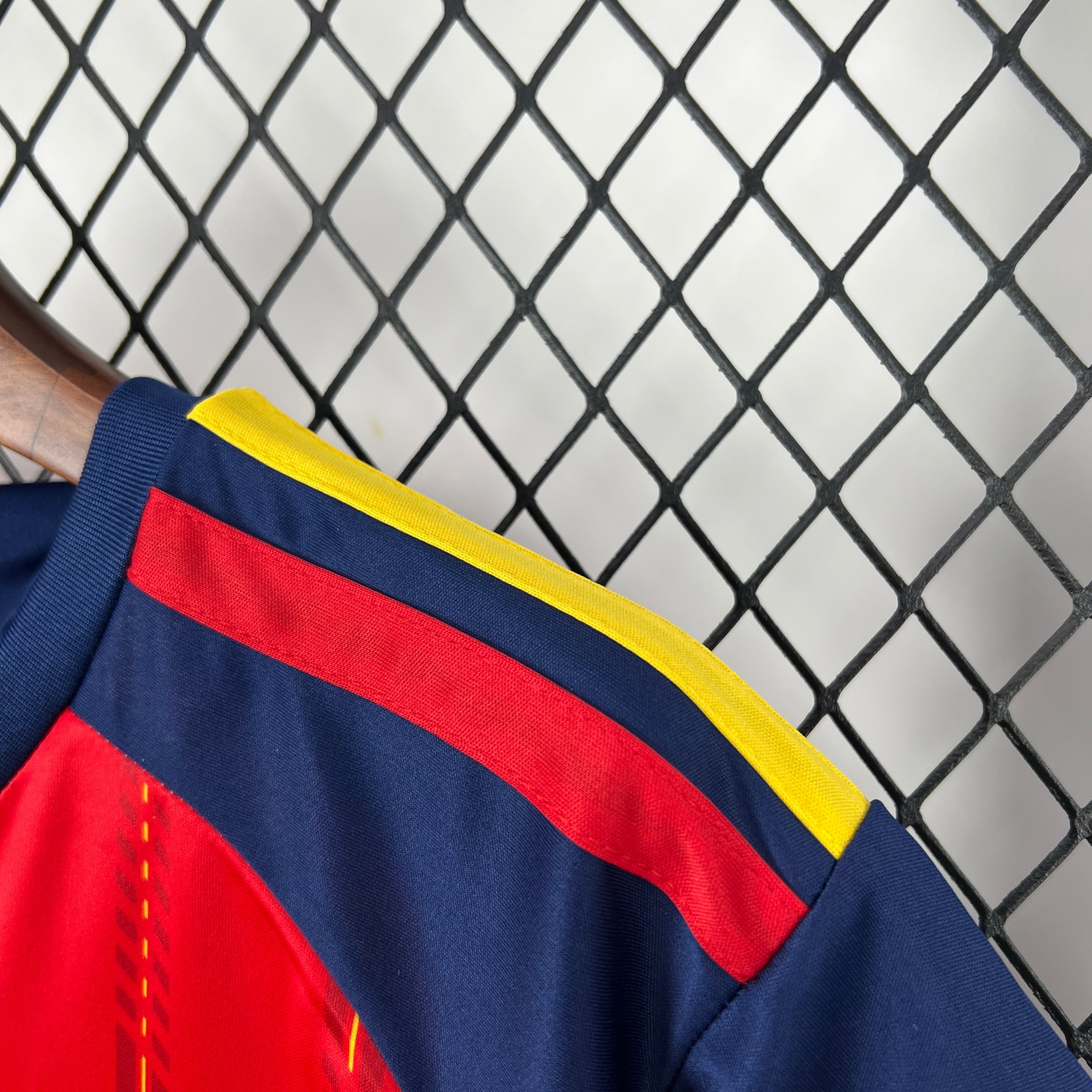 Kinder Spanien 2026 WM Heimtrikot