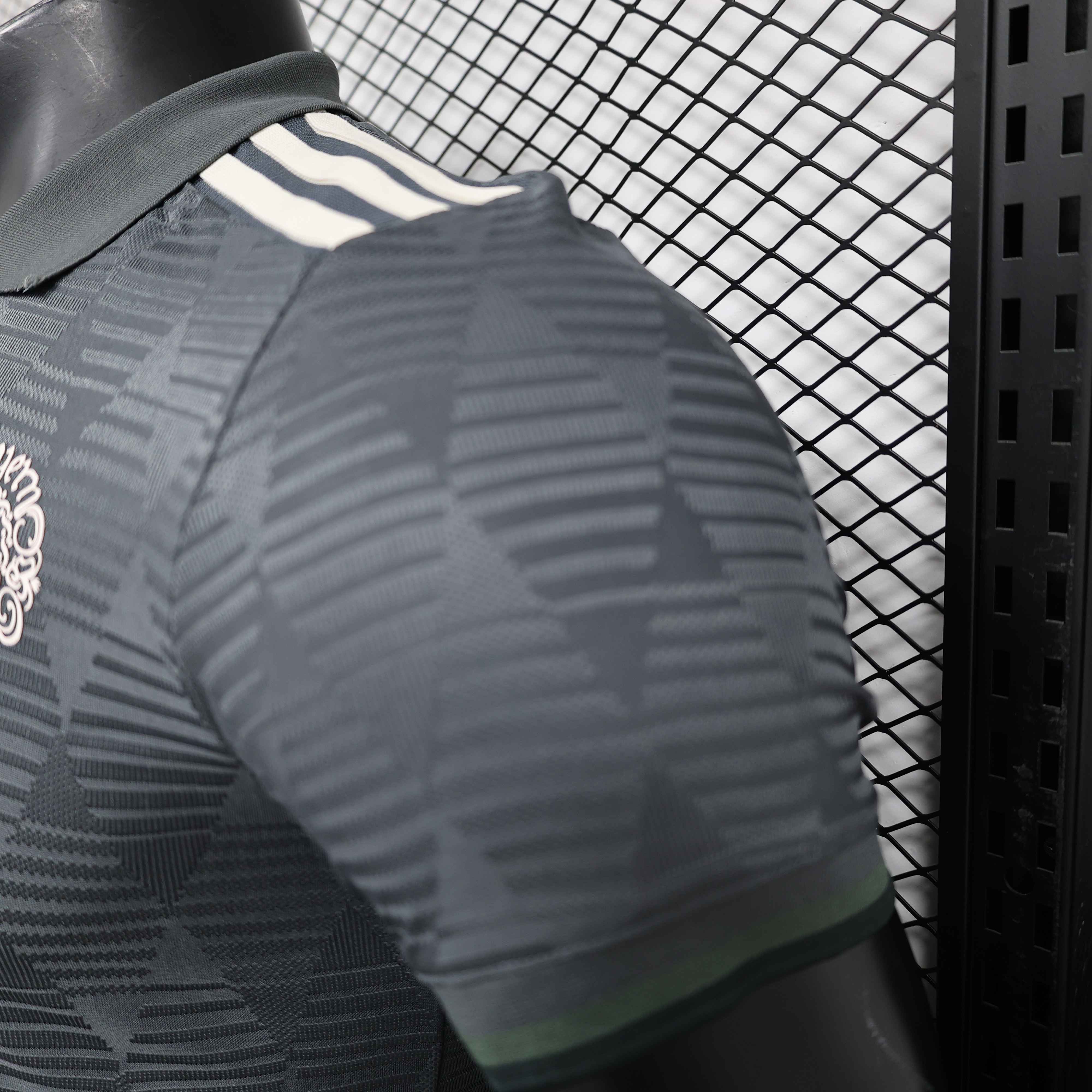 Bayern Munich "baly Gray" Special Kit