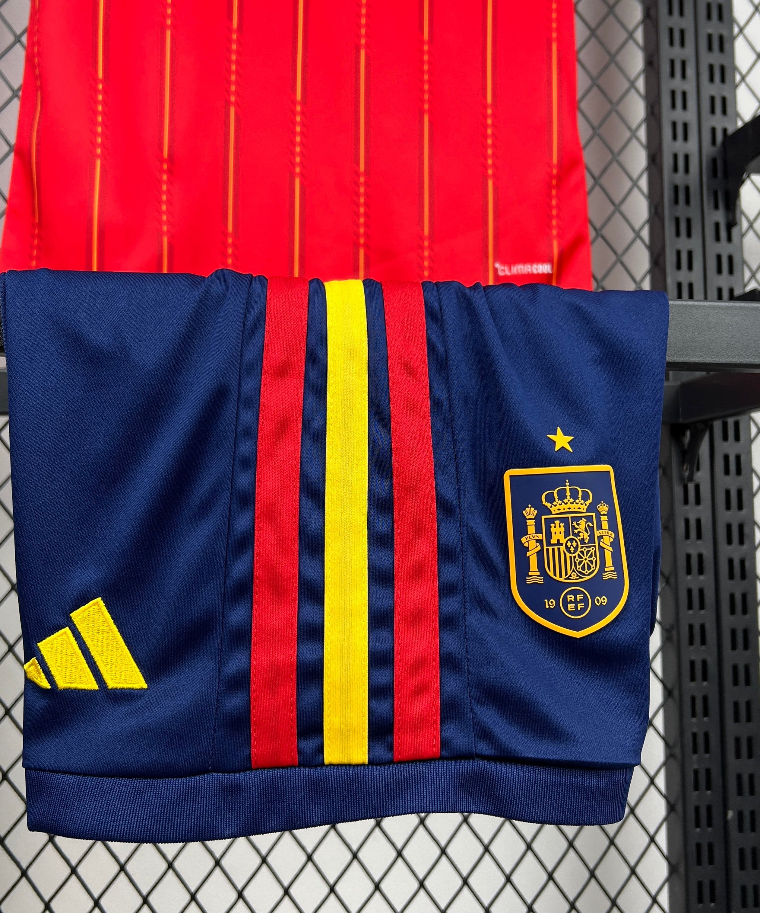 Kinder Spanien 2026 WM Heimtrikot