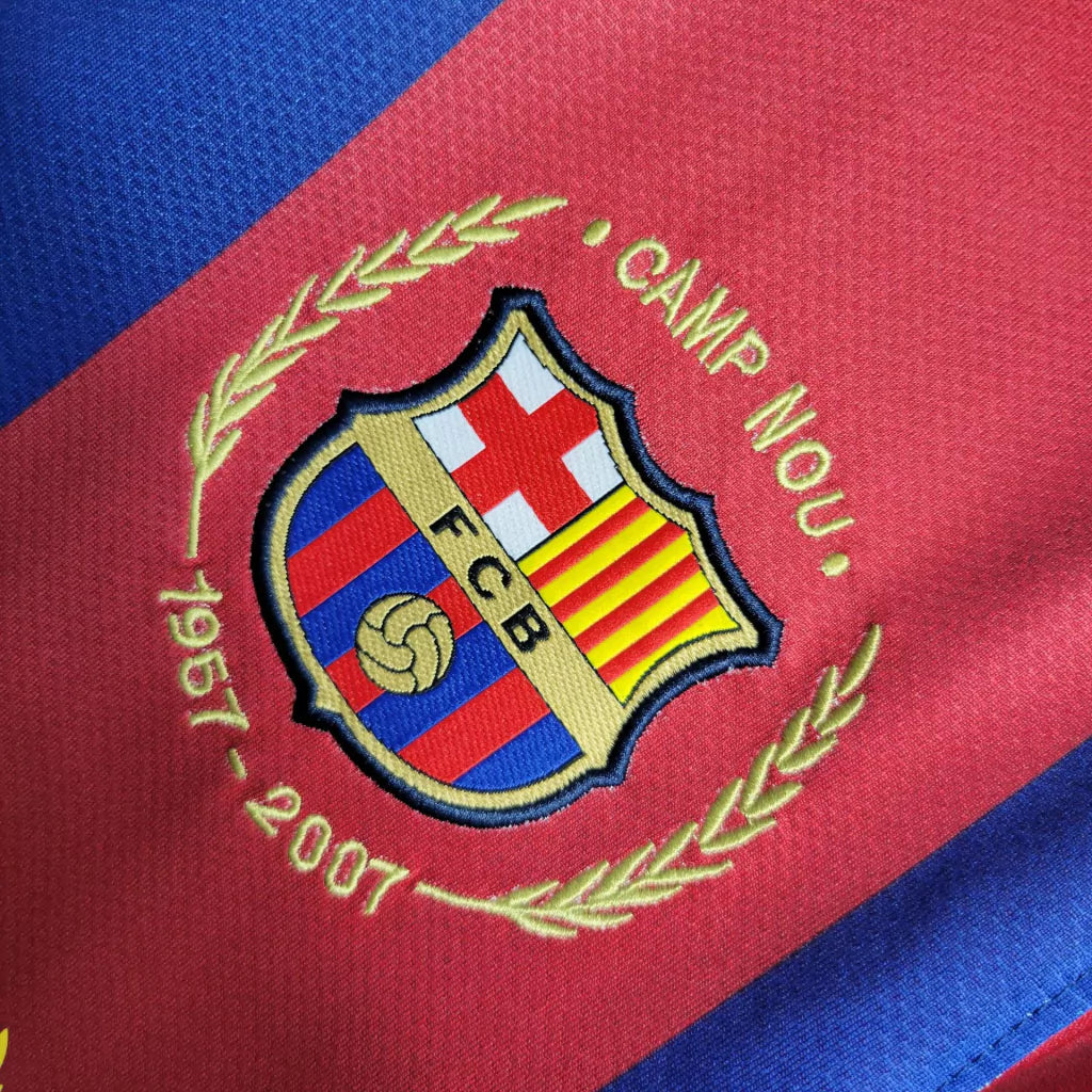 طقم برشلونة الأساسي لموسم 2007-2008