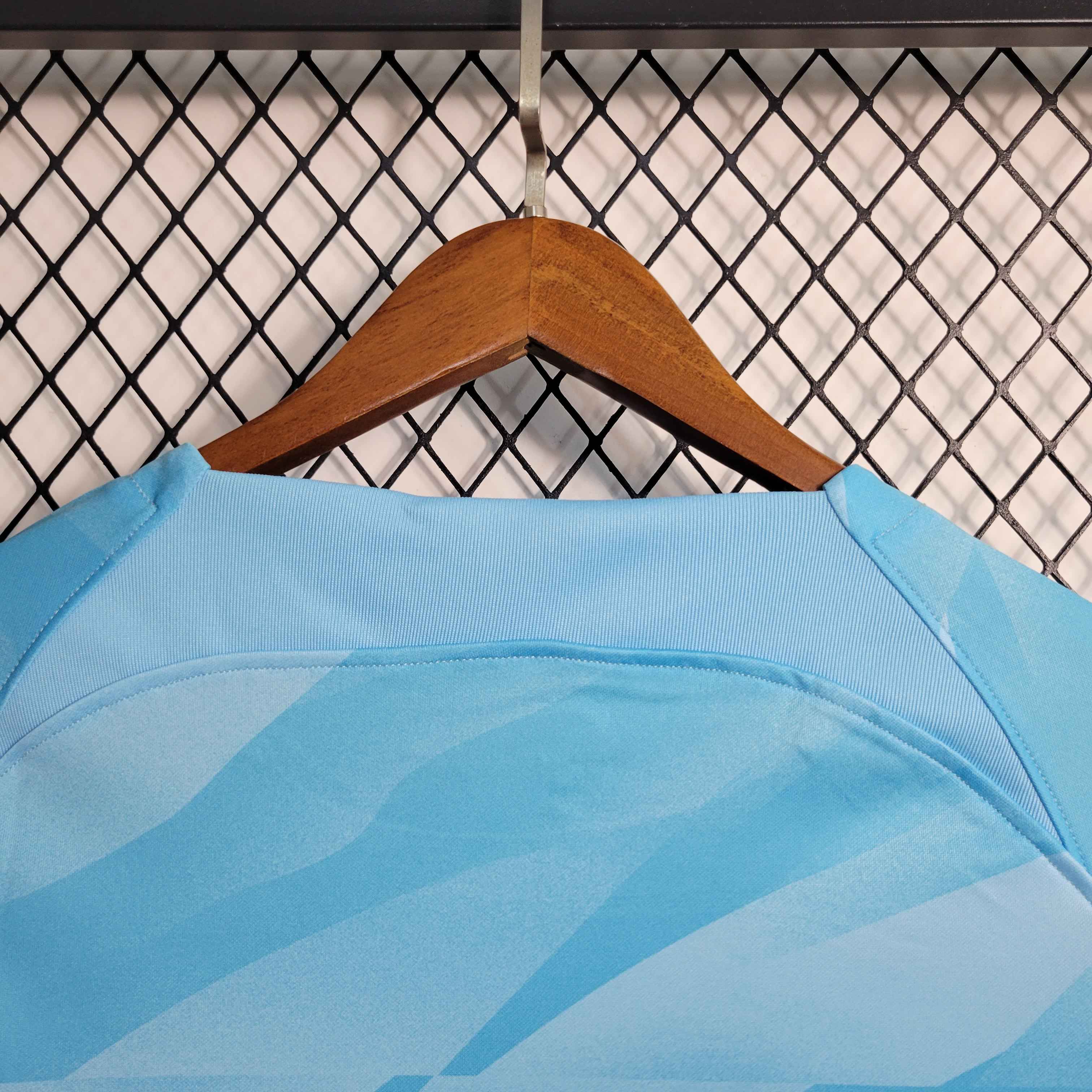 Tottenham HotSpur "Blue Ocean" Special