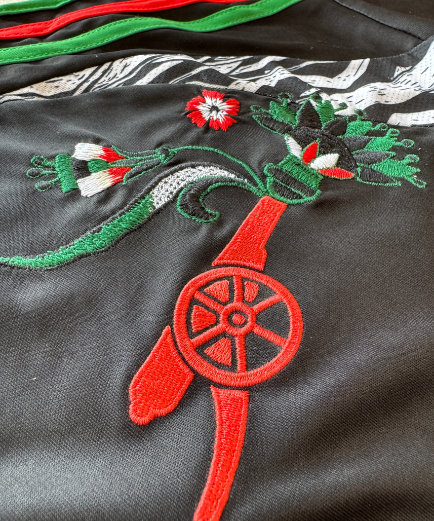 قميص أرسنال الأسود المطرز لموسم 2024/2025