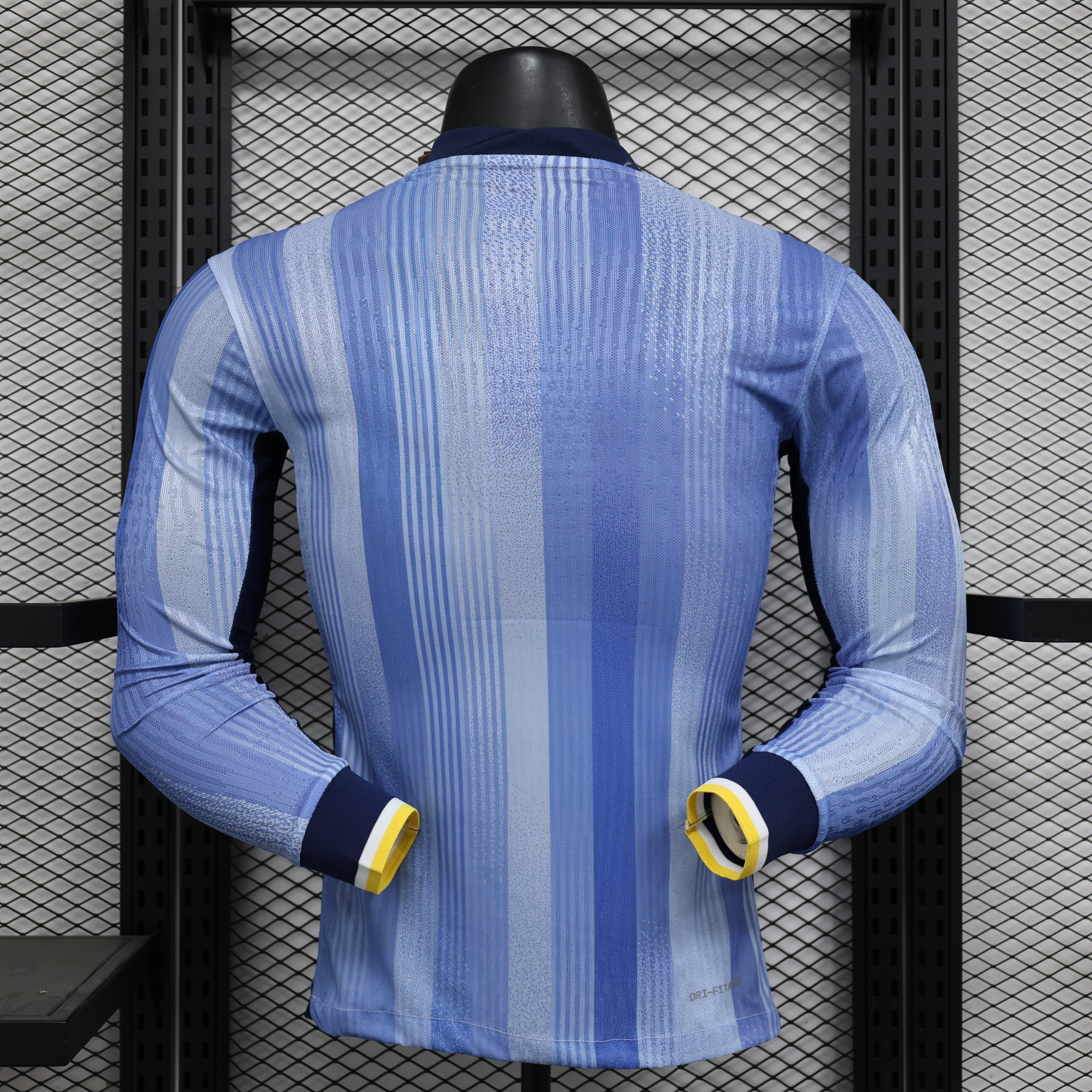 طقم توتنهام الاحتياطي لموسم 2024-2025 بأكمام طويلة