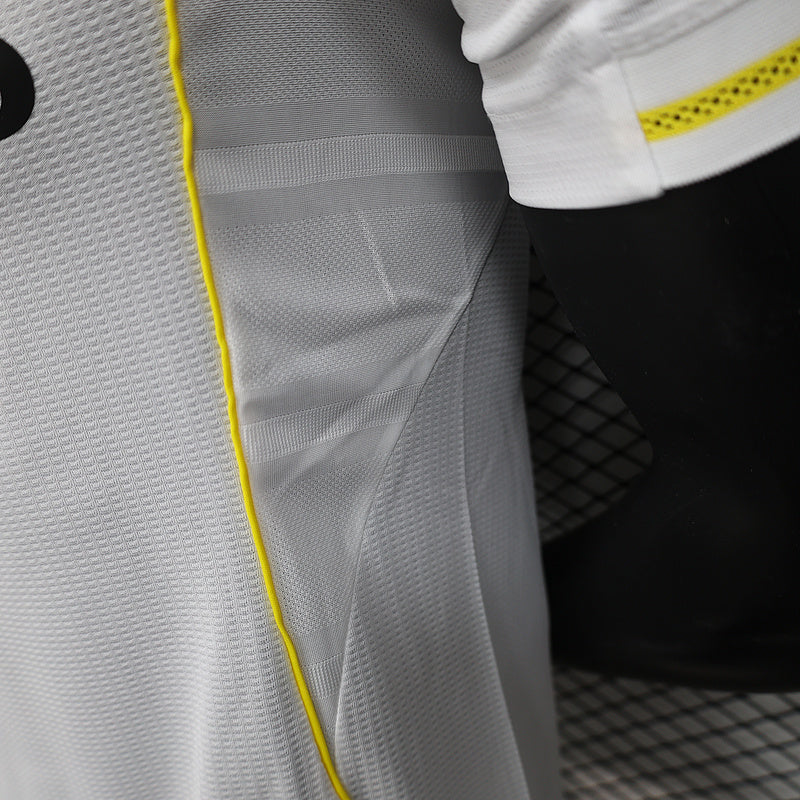 طقم ريال مدريد الأساسي لموسم 25-26