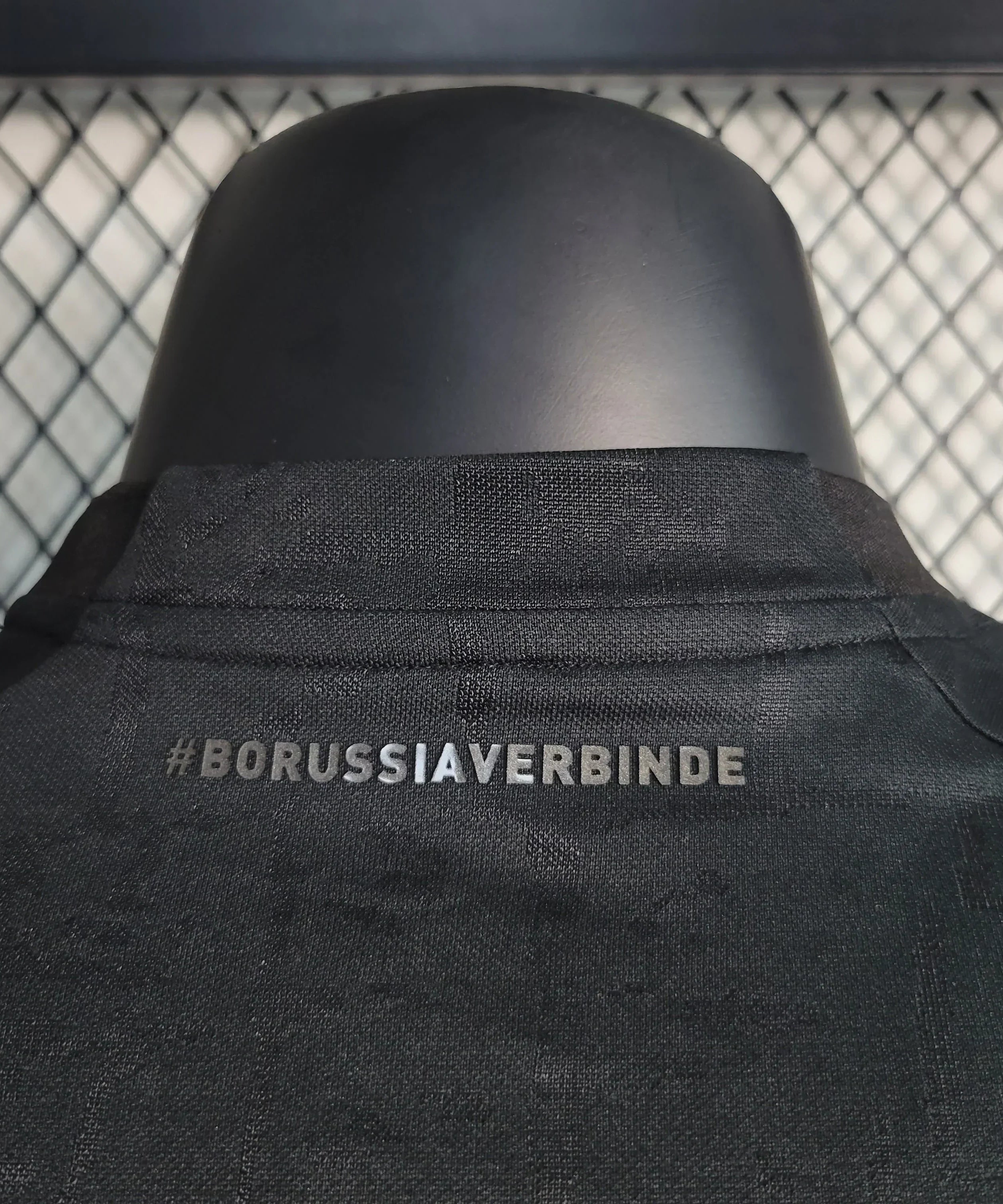 طقم بوروسيا دورتموند الخاص "عاصفة منتصف الليل"