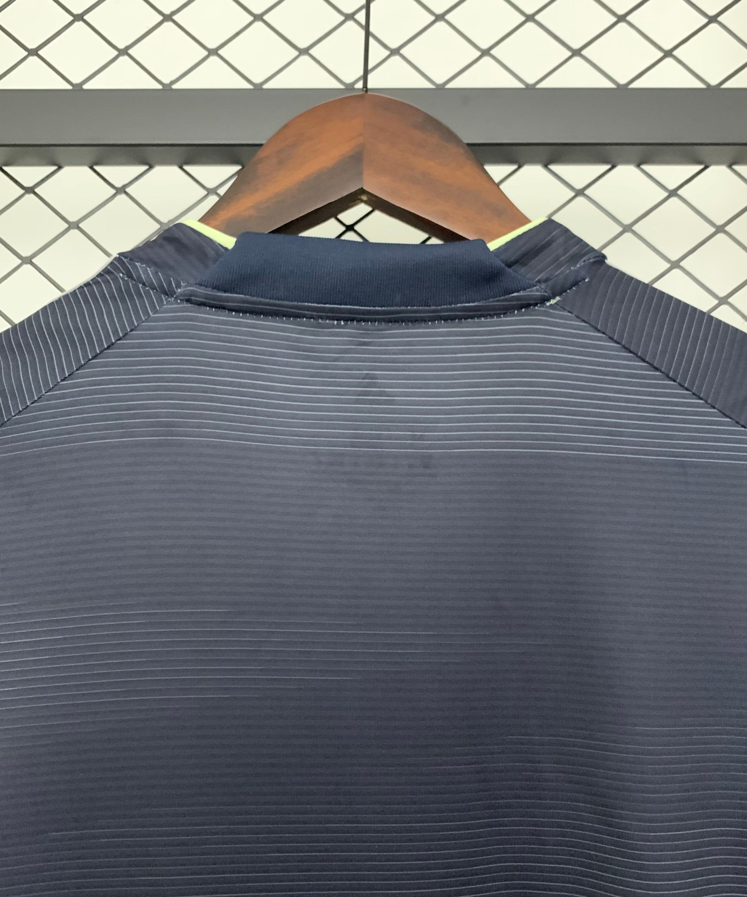 قميص ريال مدريد الاحتياطي لموسم 25-26