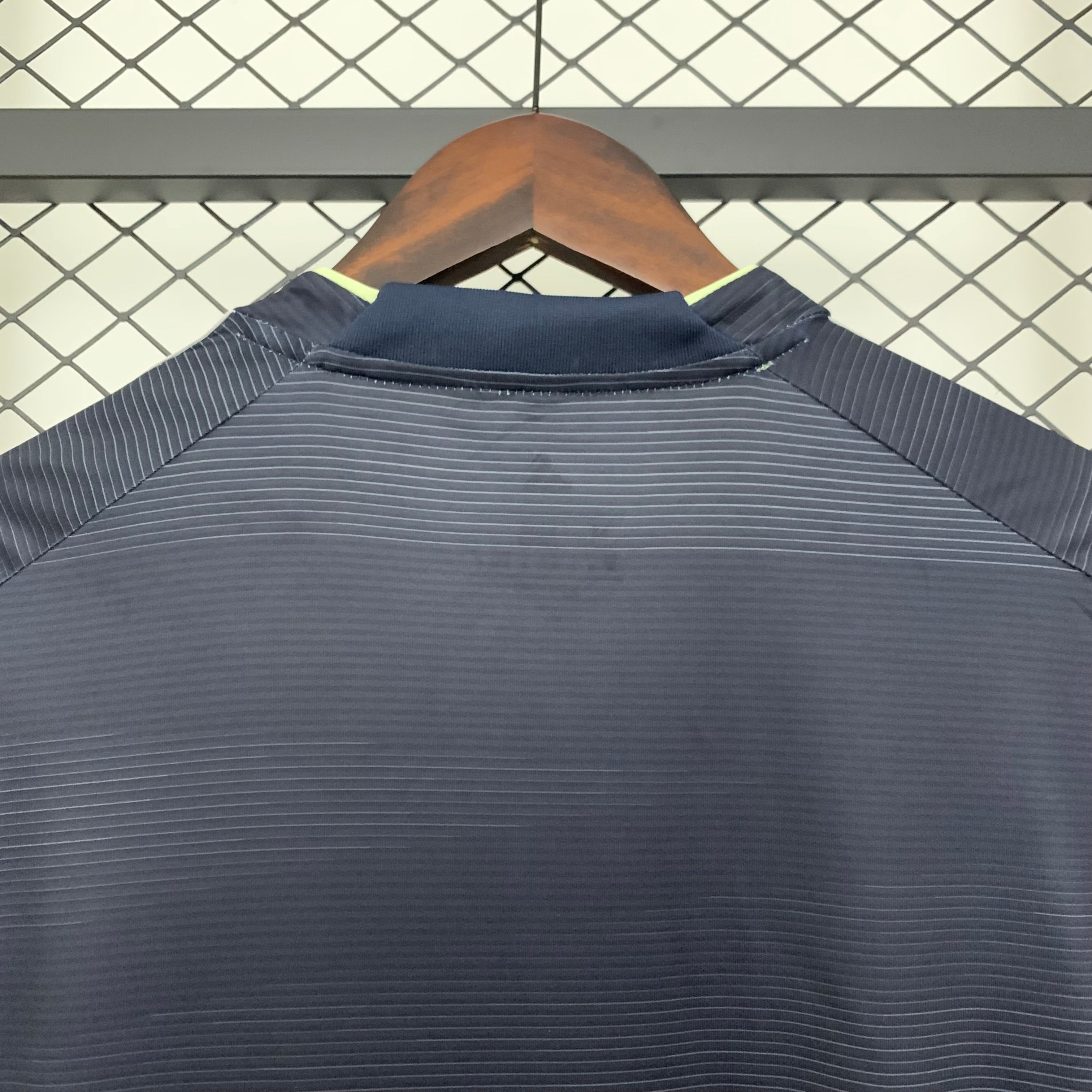 قميص ريال مدريد الاحتياطي لموسم 25-26