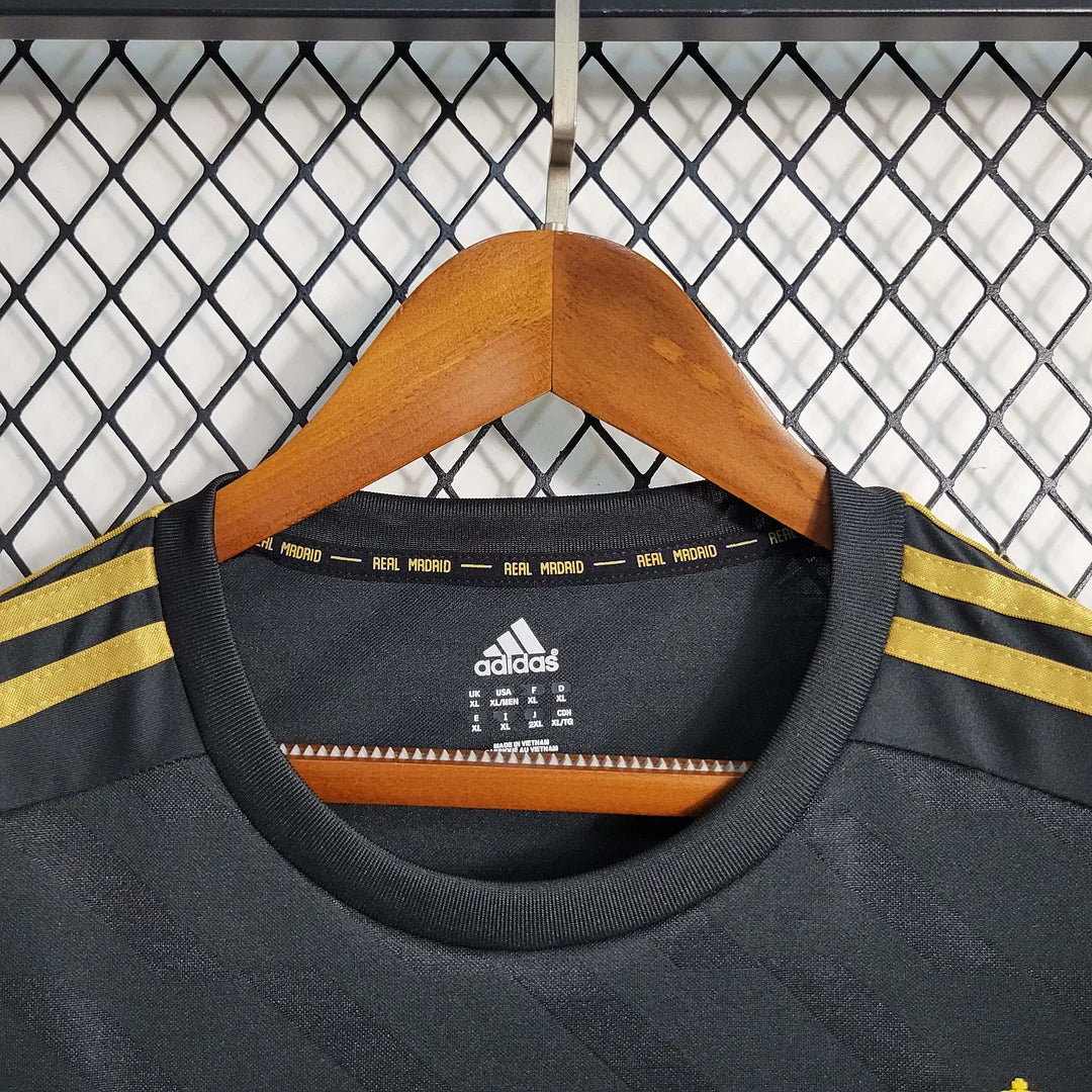 Real Madrid 2011-2012 Retro Away