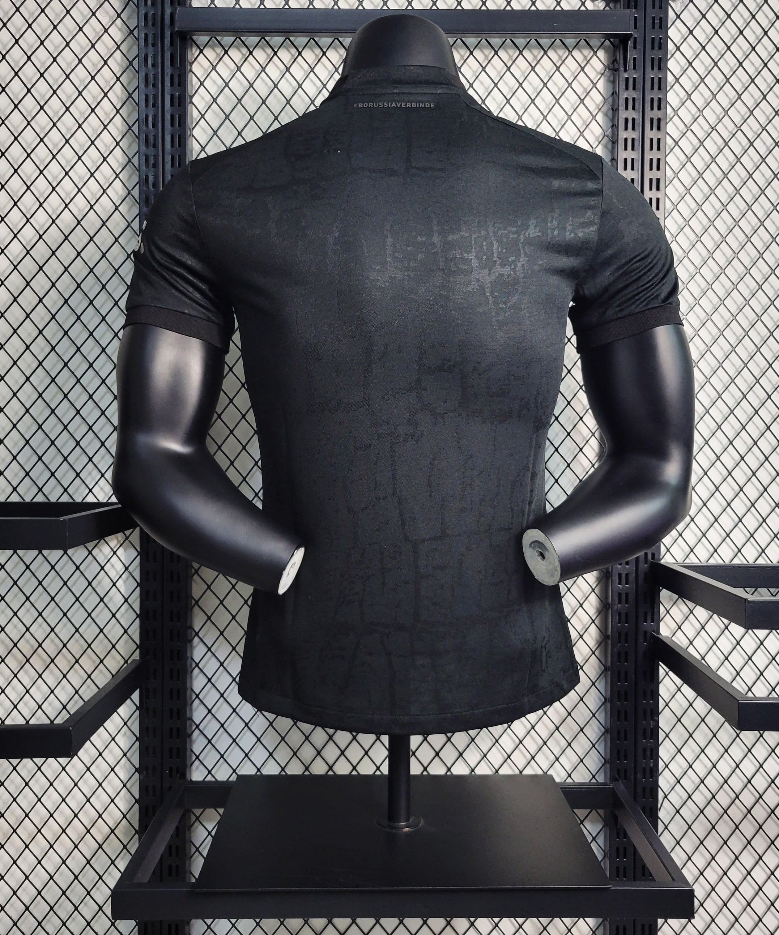 طقم بوروسيا دورتموند الخاص "عاصفة منتصف الليل"