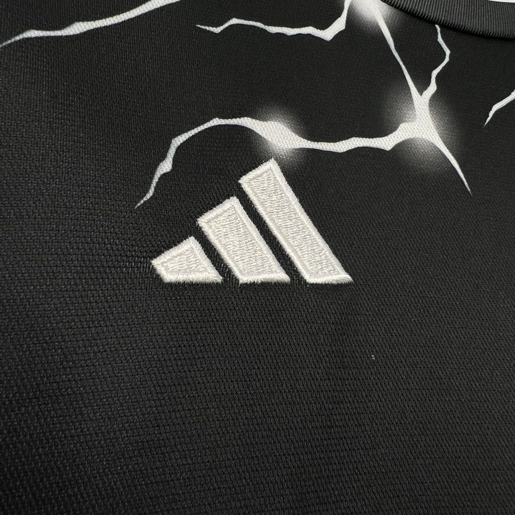 Real Madrid 'Panther Thunder' Special Kit"