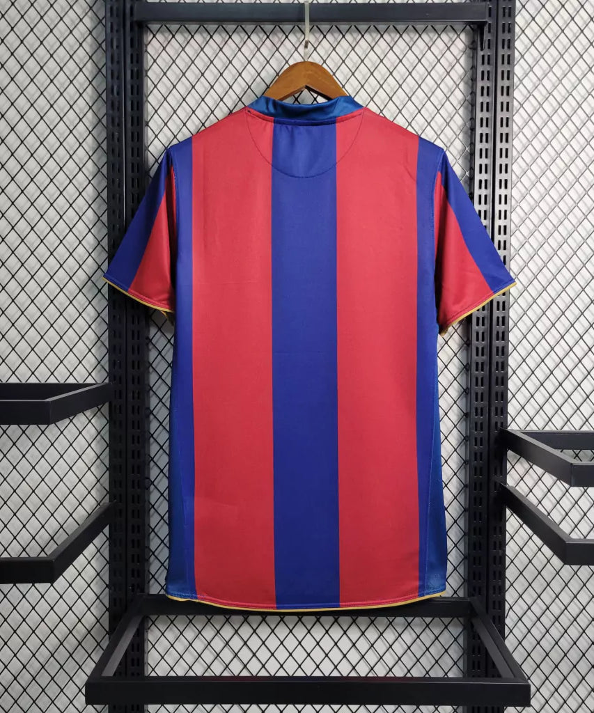 طقم برشلونة الأساسي لموسم 2007-2008