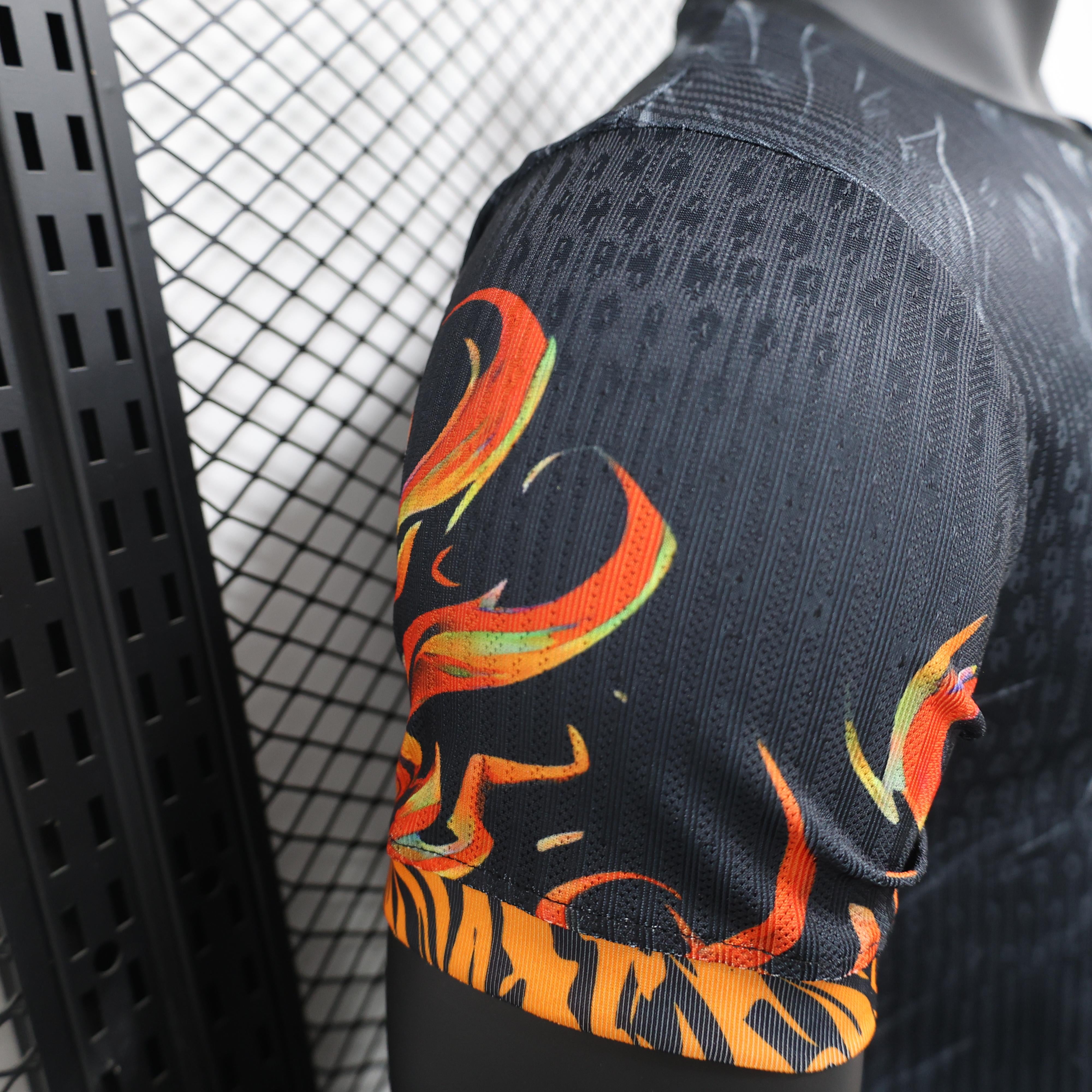 Liverpool "Wiedergeburt des Infernos" Spezial-Kit