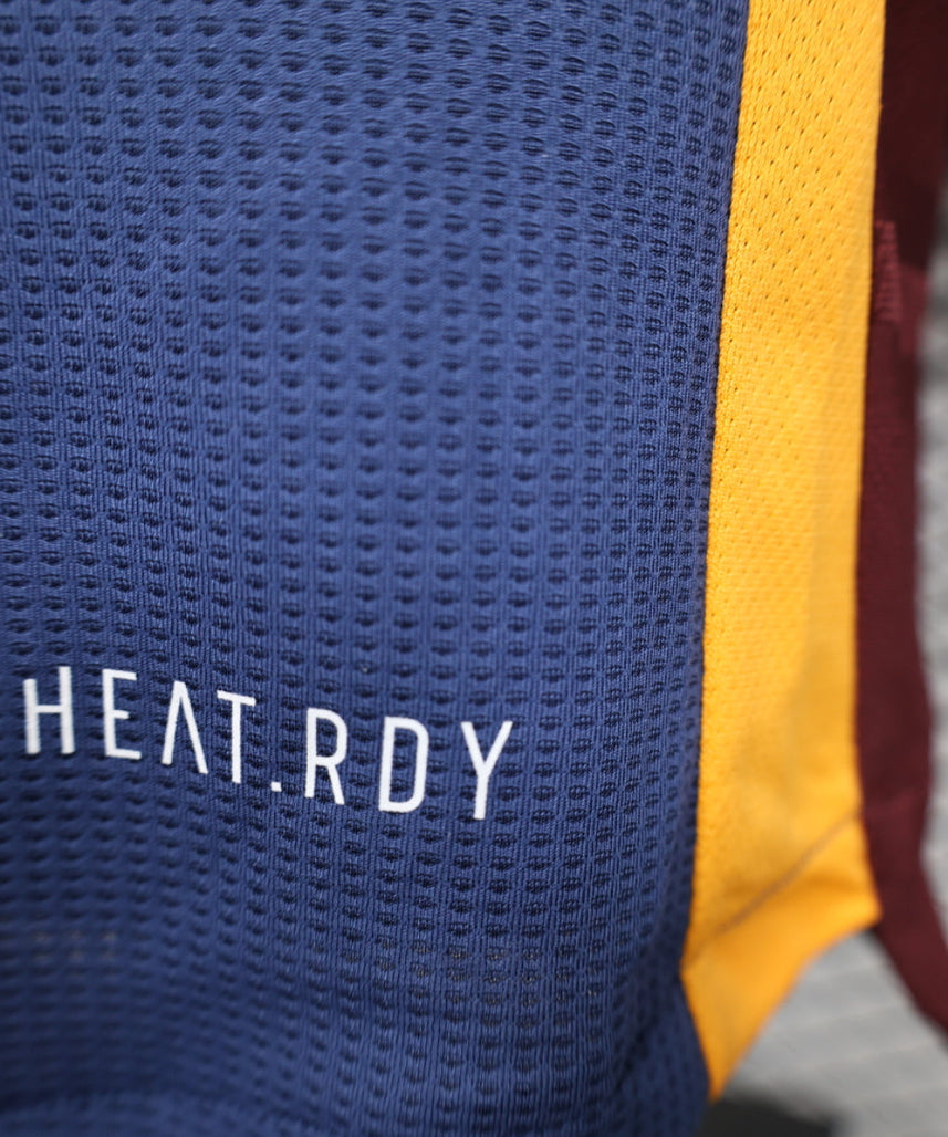 الطقم الثالث لنادي روما لموسم 2024-2025