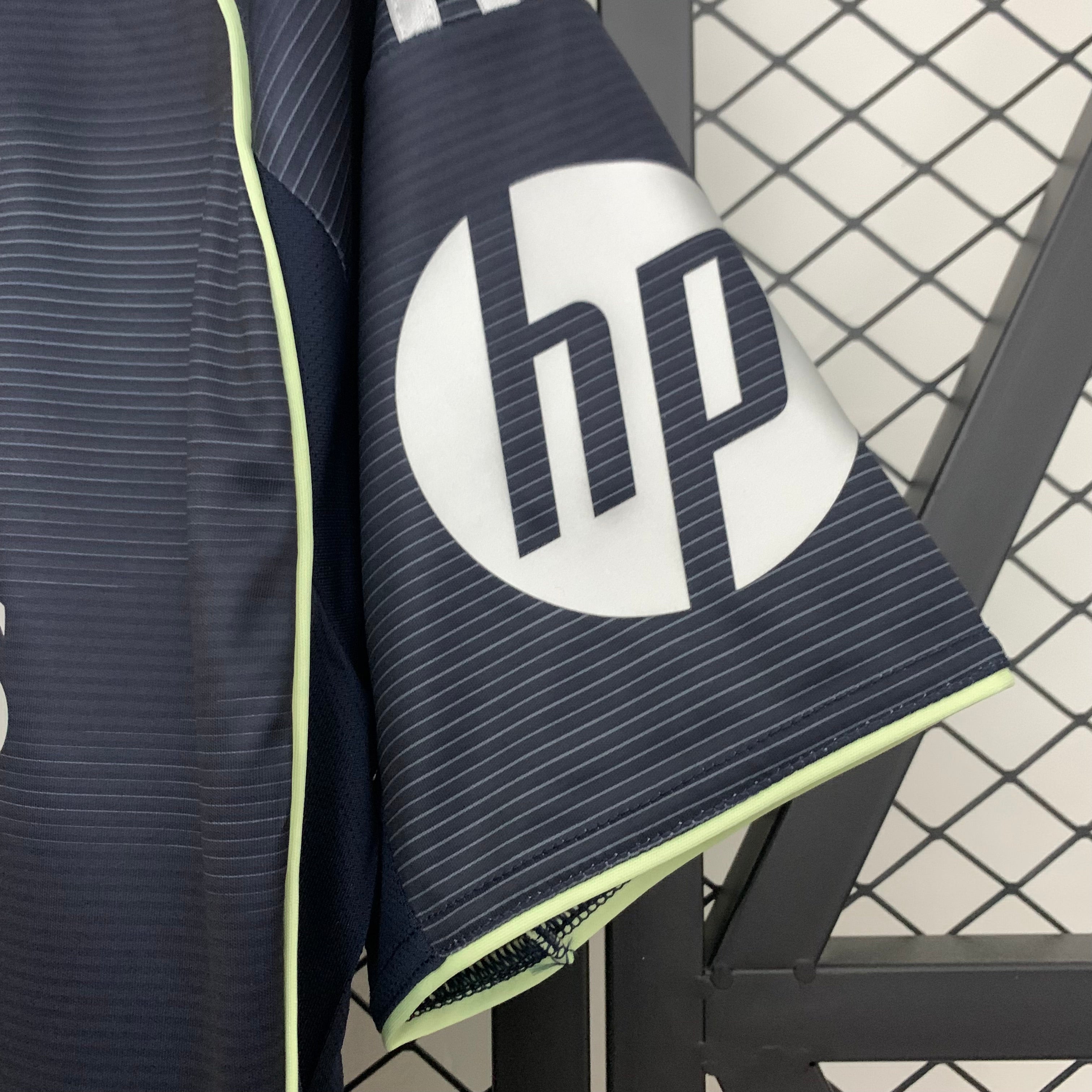 قميص ريال مدريد الاحتياطي لموسم 25-26