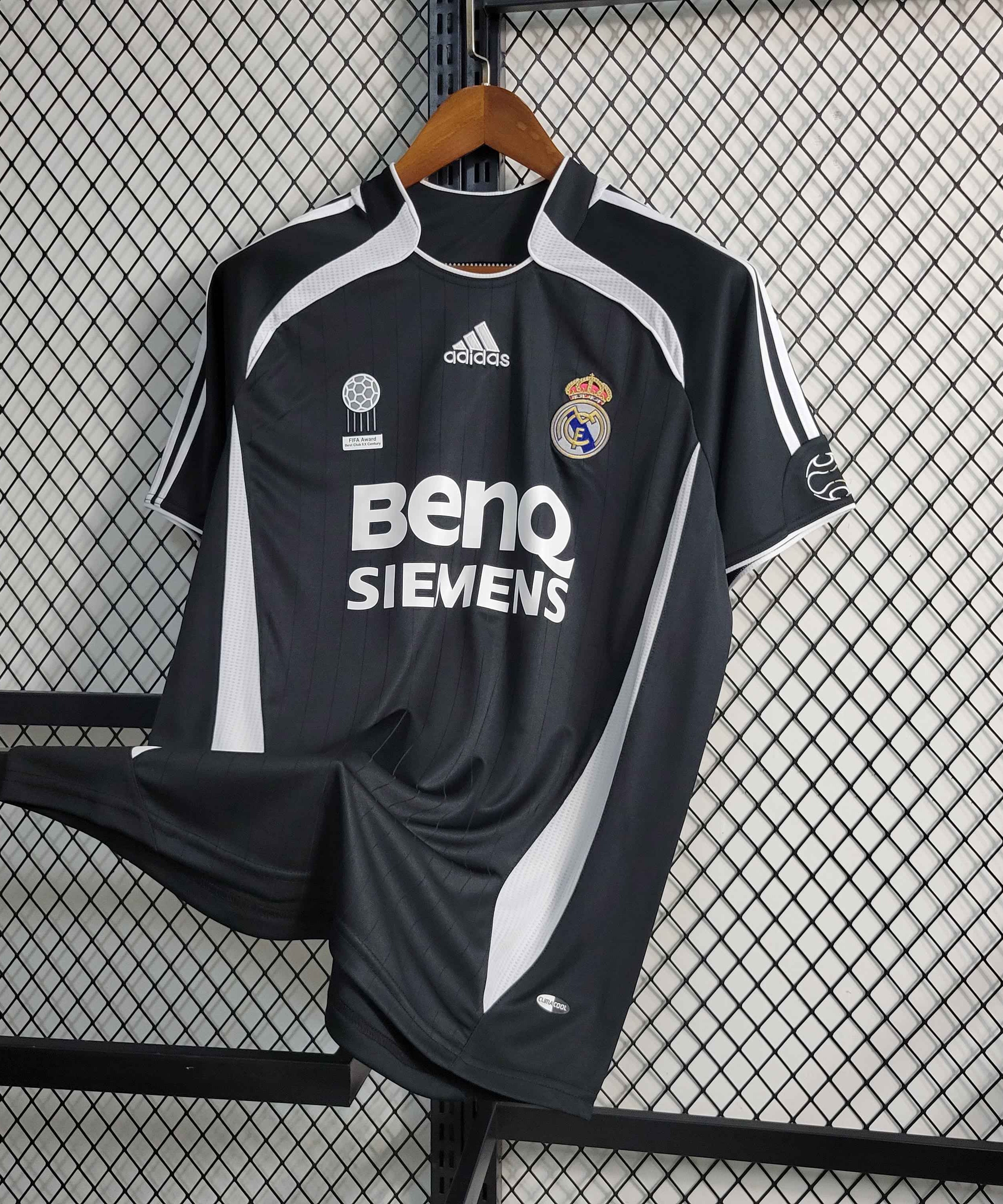 Real Madrid 06-07  Black Retro