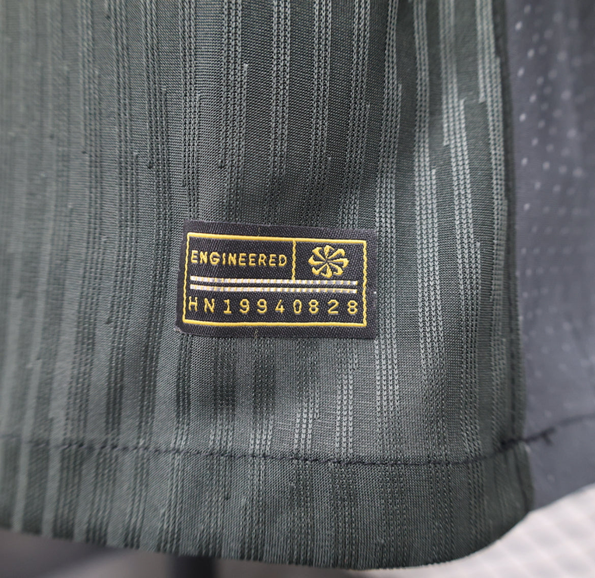 طقم ليفربول الاحتياطي لموسم 2024-2025 بأكمام طويلة