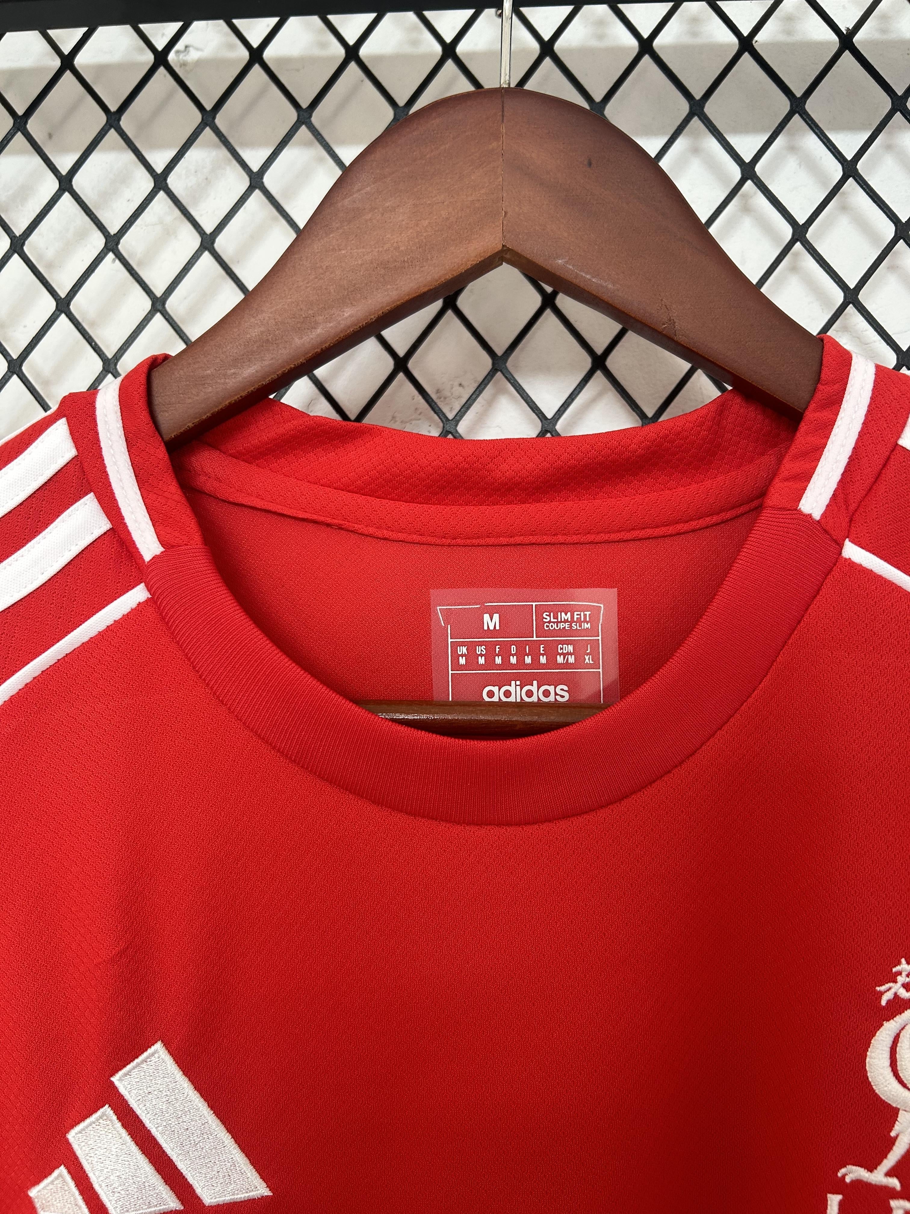 Liverpool 2025-2026 Heim Kit