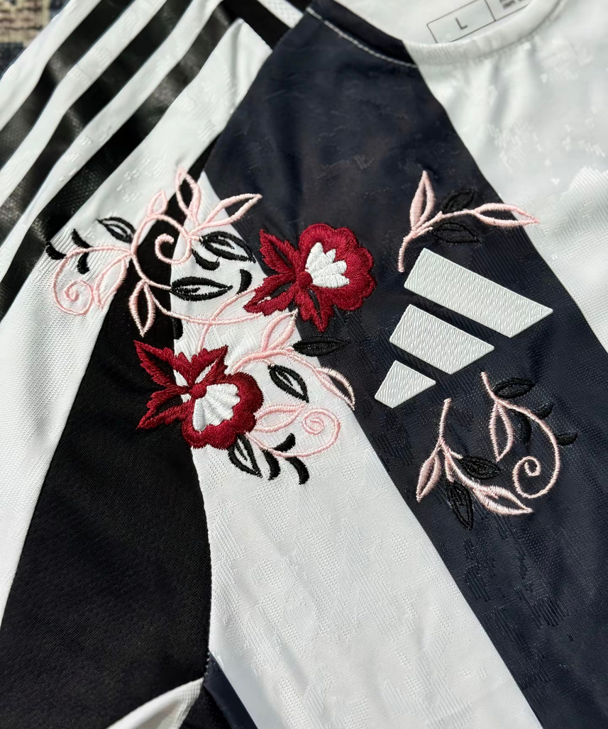 قميص يوفنتوس المطرز لموسم 2025/2026