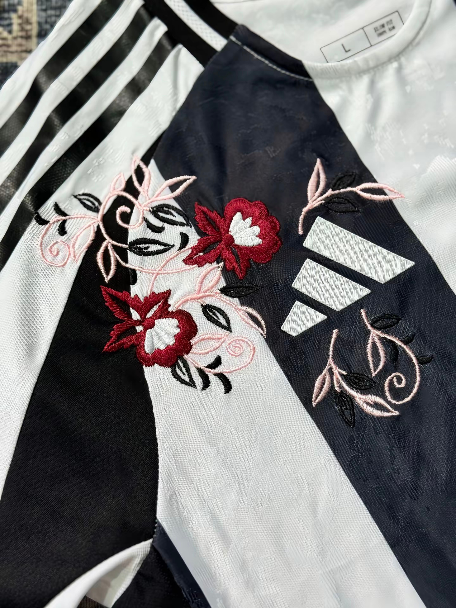 قميص يوفنتوس المطرز لموسم 2025/2026