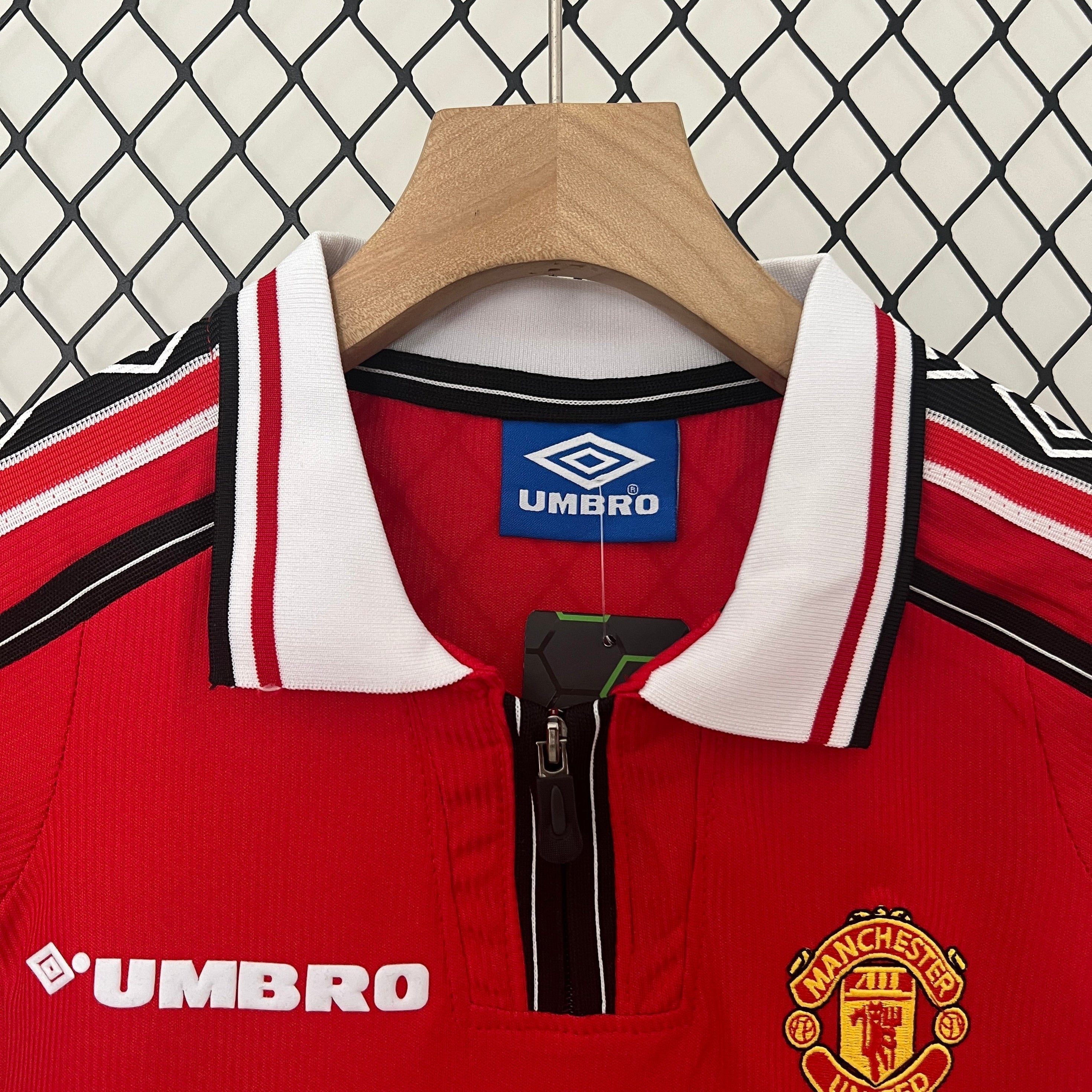 Camiseta de local Manchester United 98/99 para niños