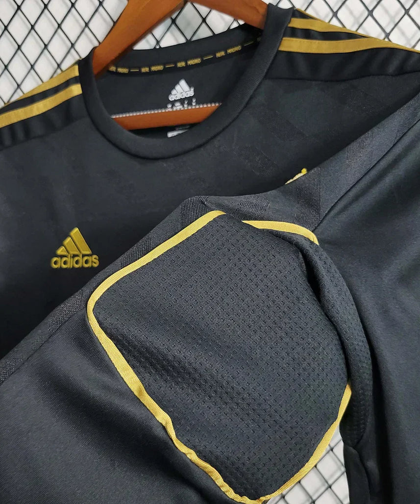 Real Madrid 2011-2012 Retro Away